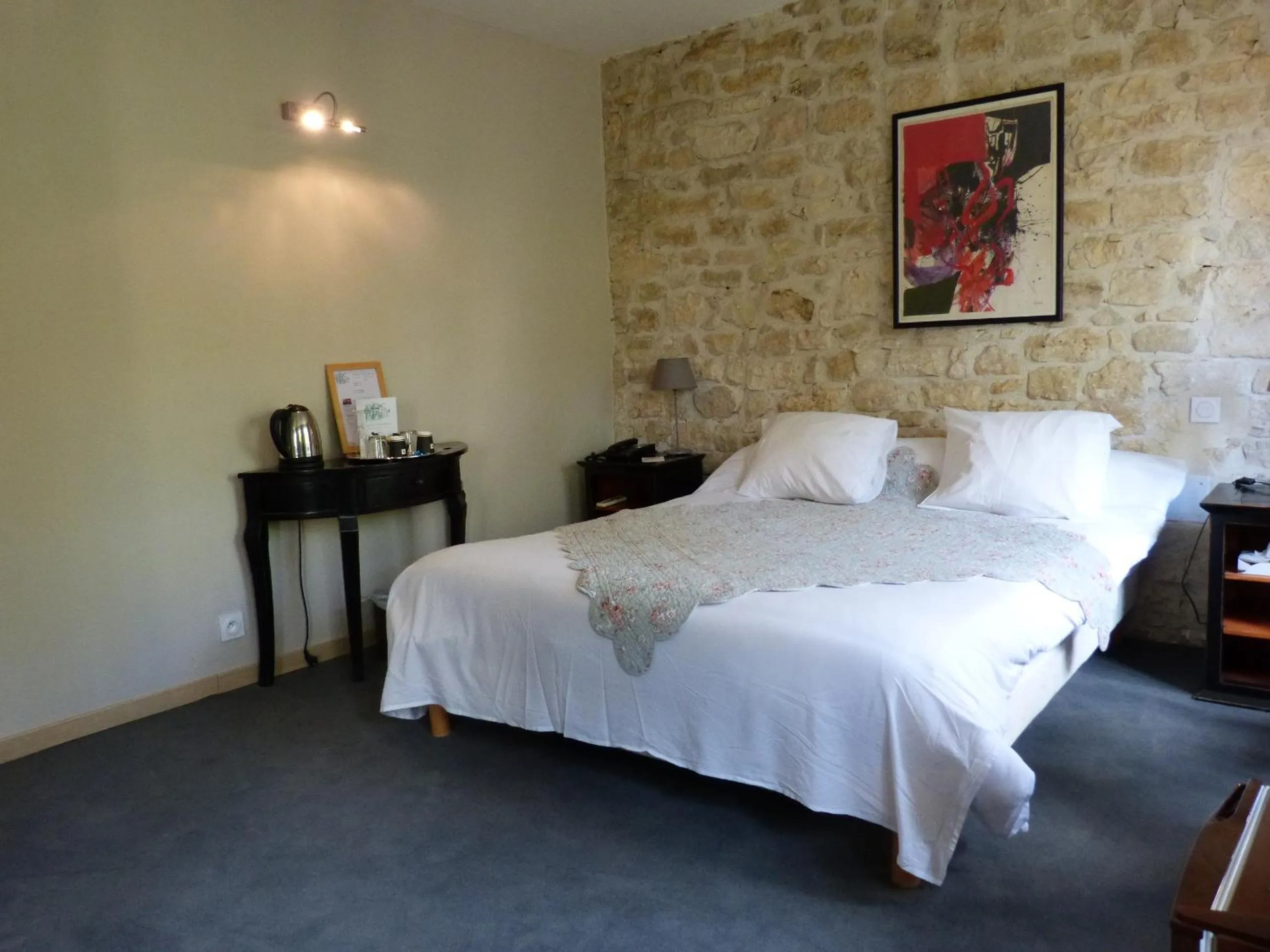 Photo of the whole room, Bed in Château d'Arpaillargues - TERITORIA