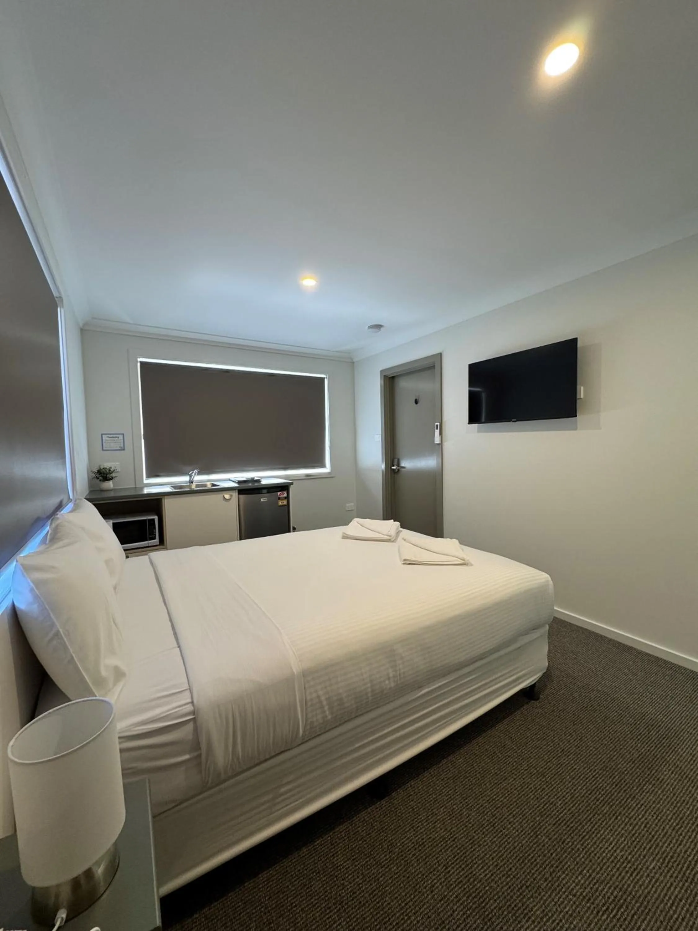 Bed in Golf View Motel