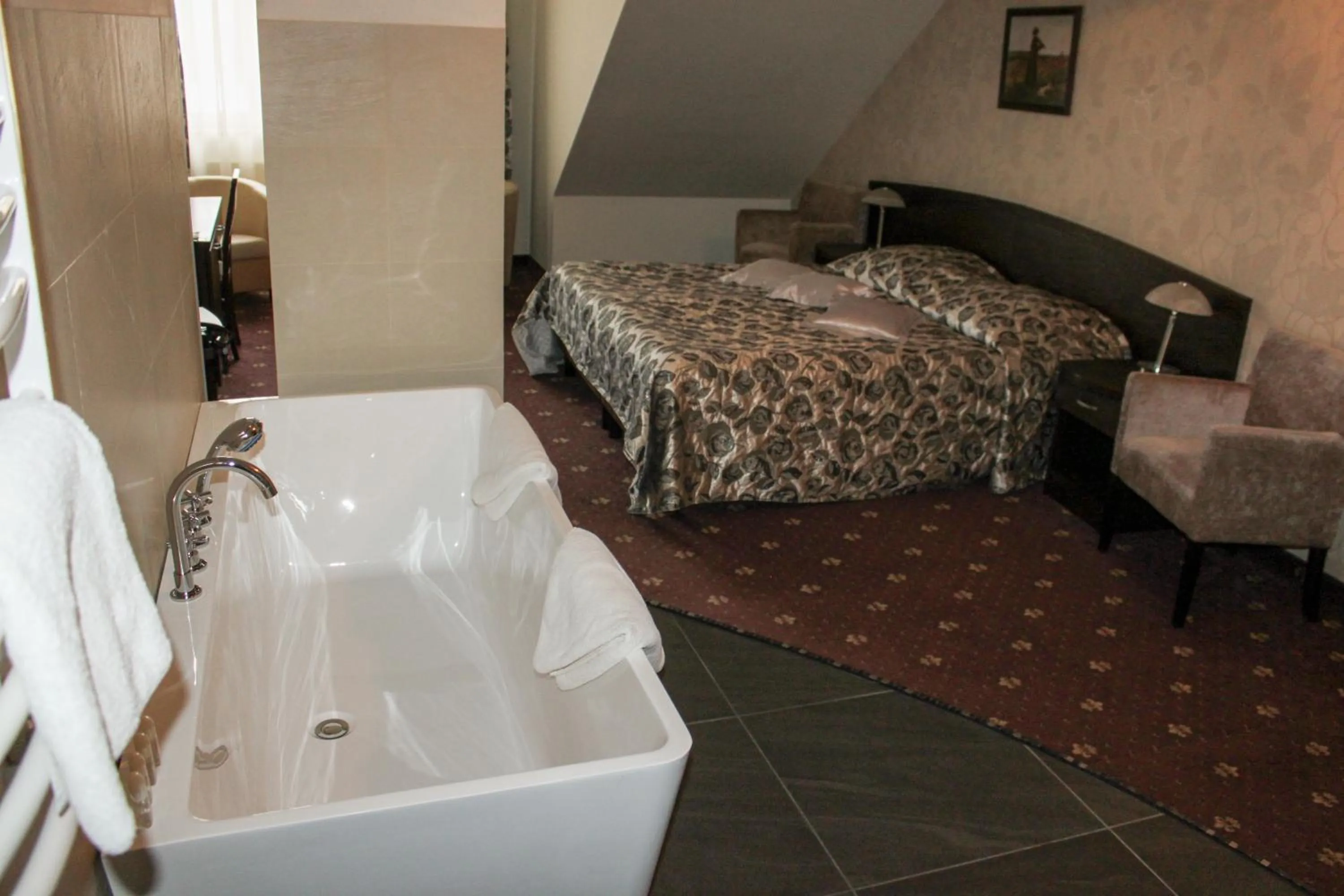 Bed in Hotel Monet & Rubbens