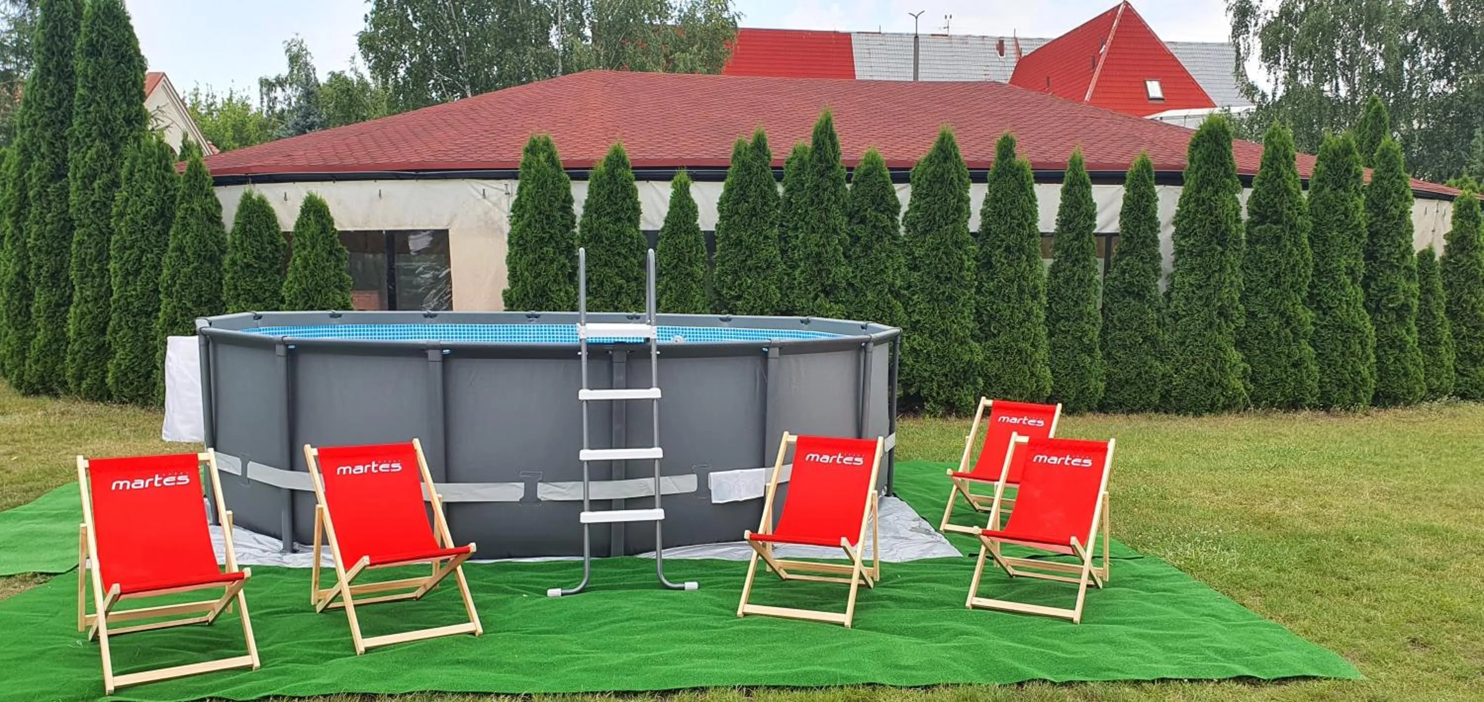 Swimming pool in Hotel Monet & Rubbens