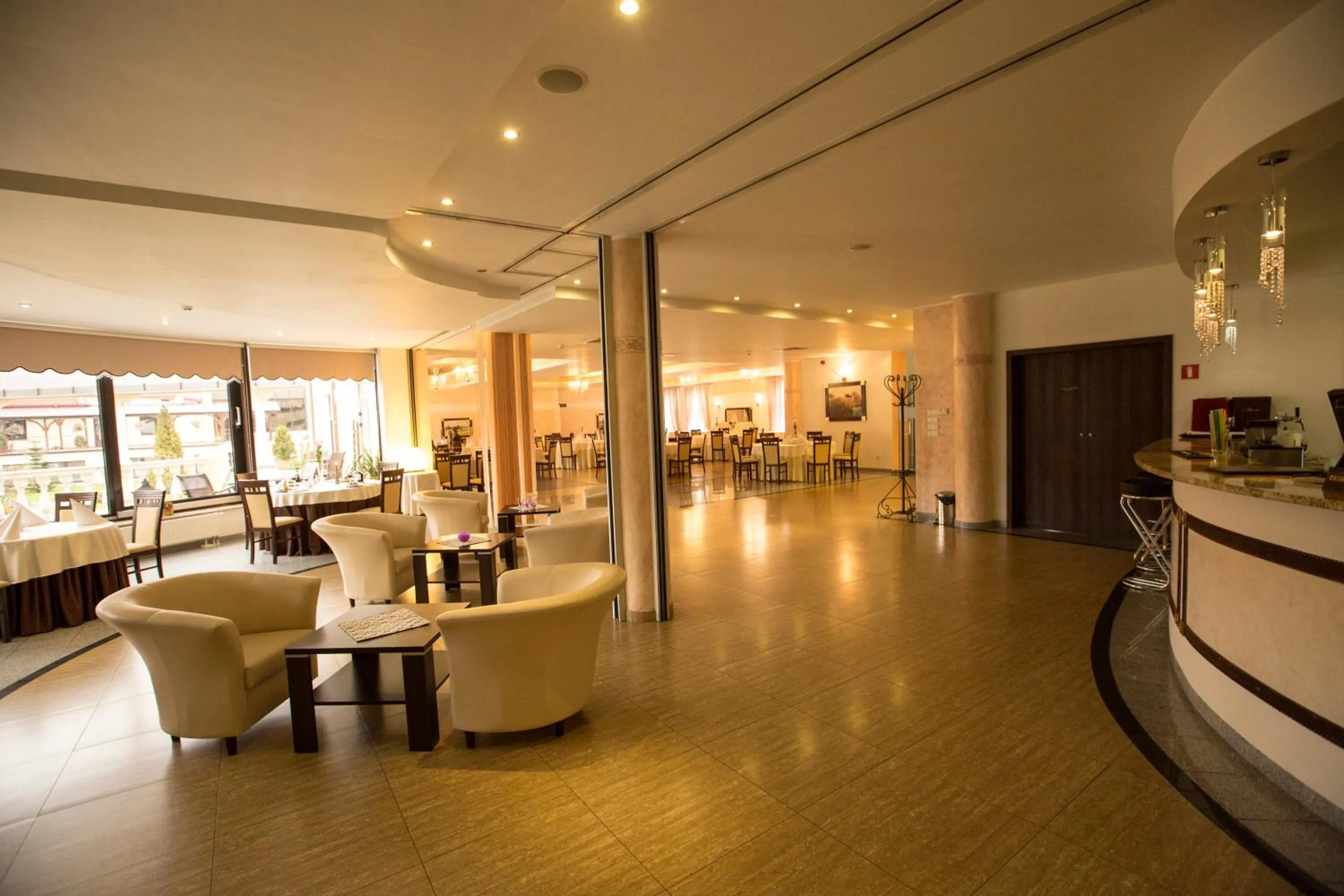 Restaurant/places to eat in Hotel Monet & Rubbens