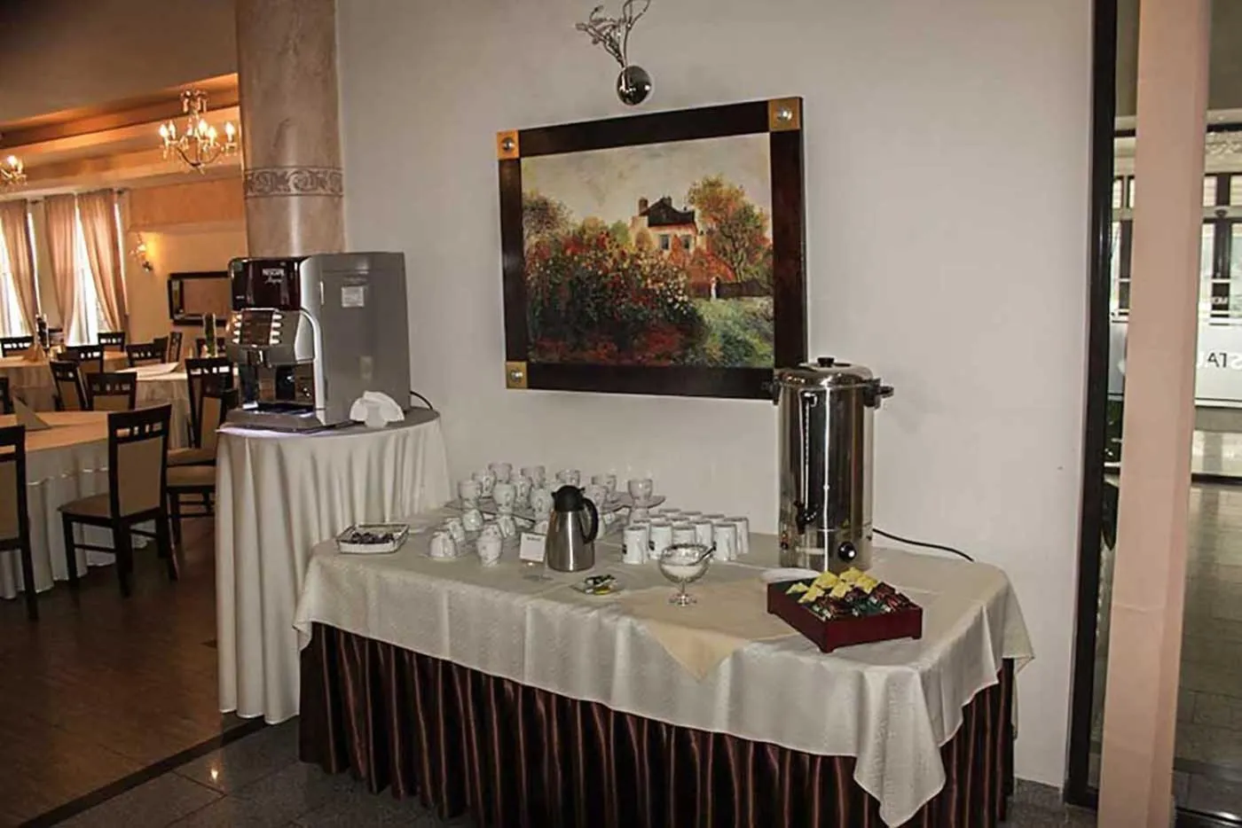 Coffee/tea facilities in Hotel Monet & Rubbens