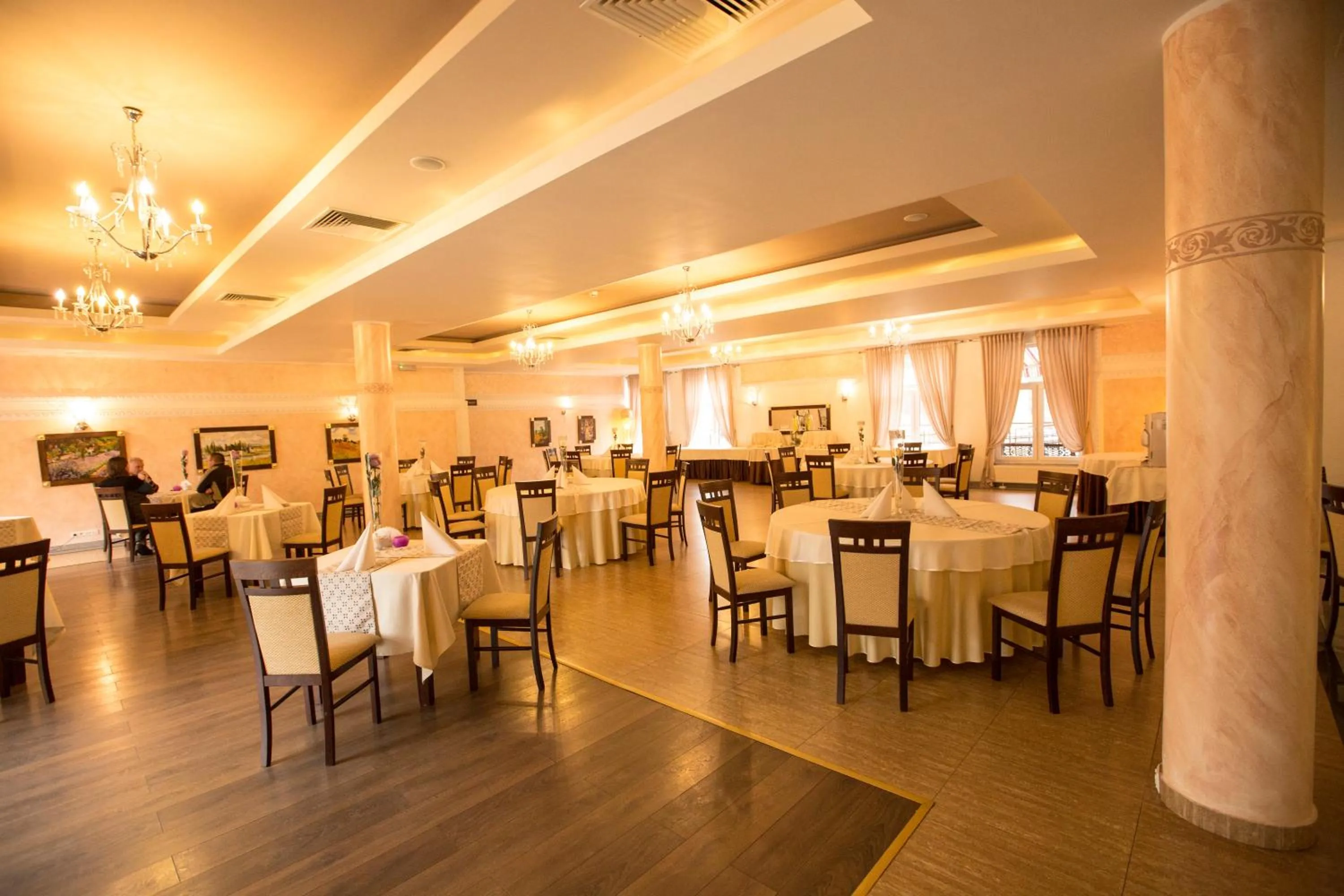 Restaurant/places to eat in Hotel Monet & Rubbens