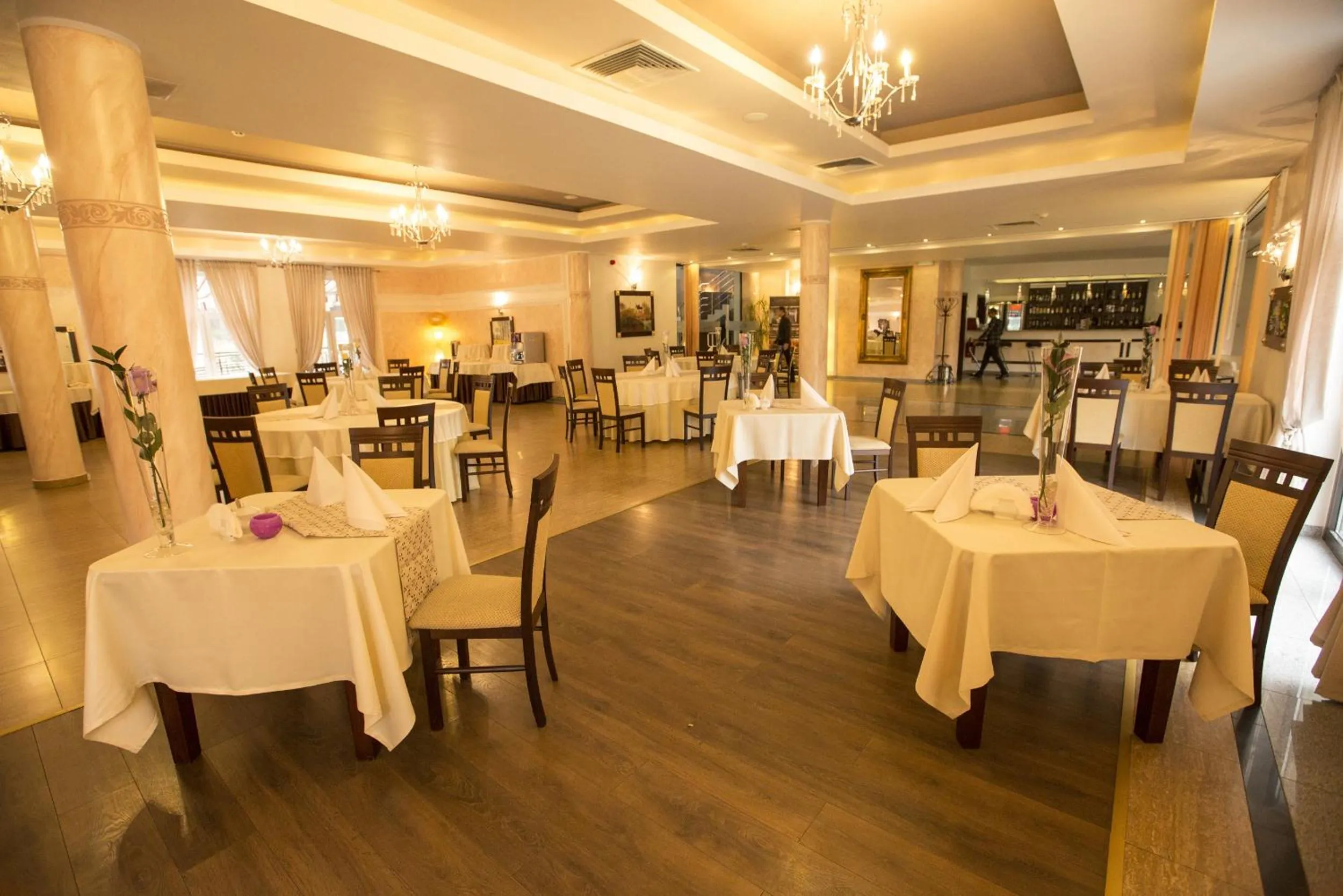 Restaurant/places to eat in Hotel Monet & Rubbens