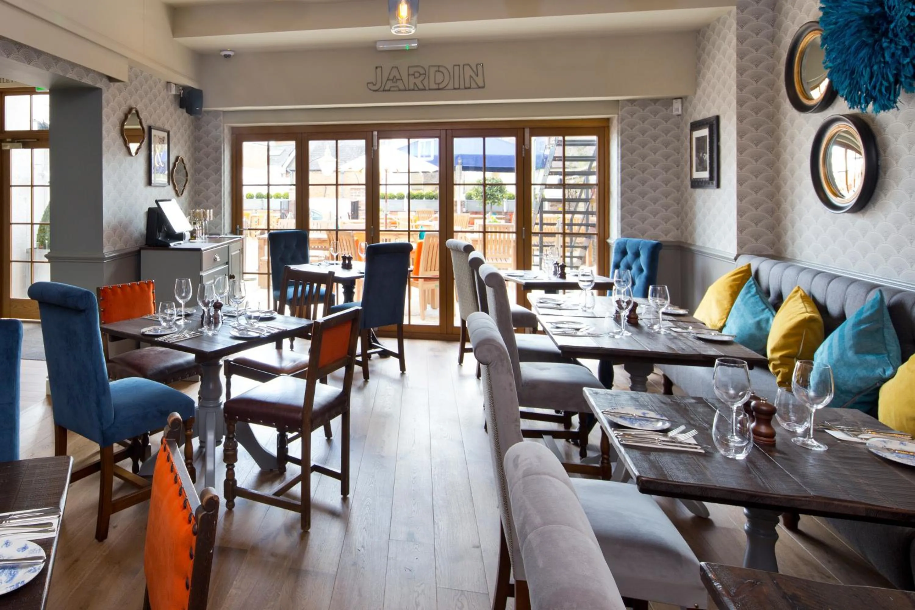 Restaurant/places to eat in The George Townhouse