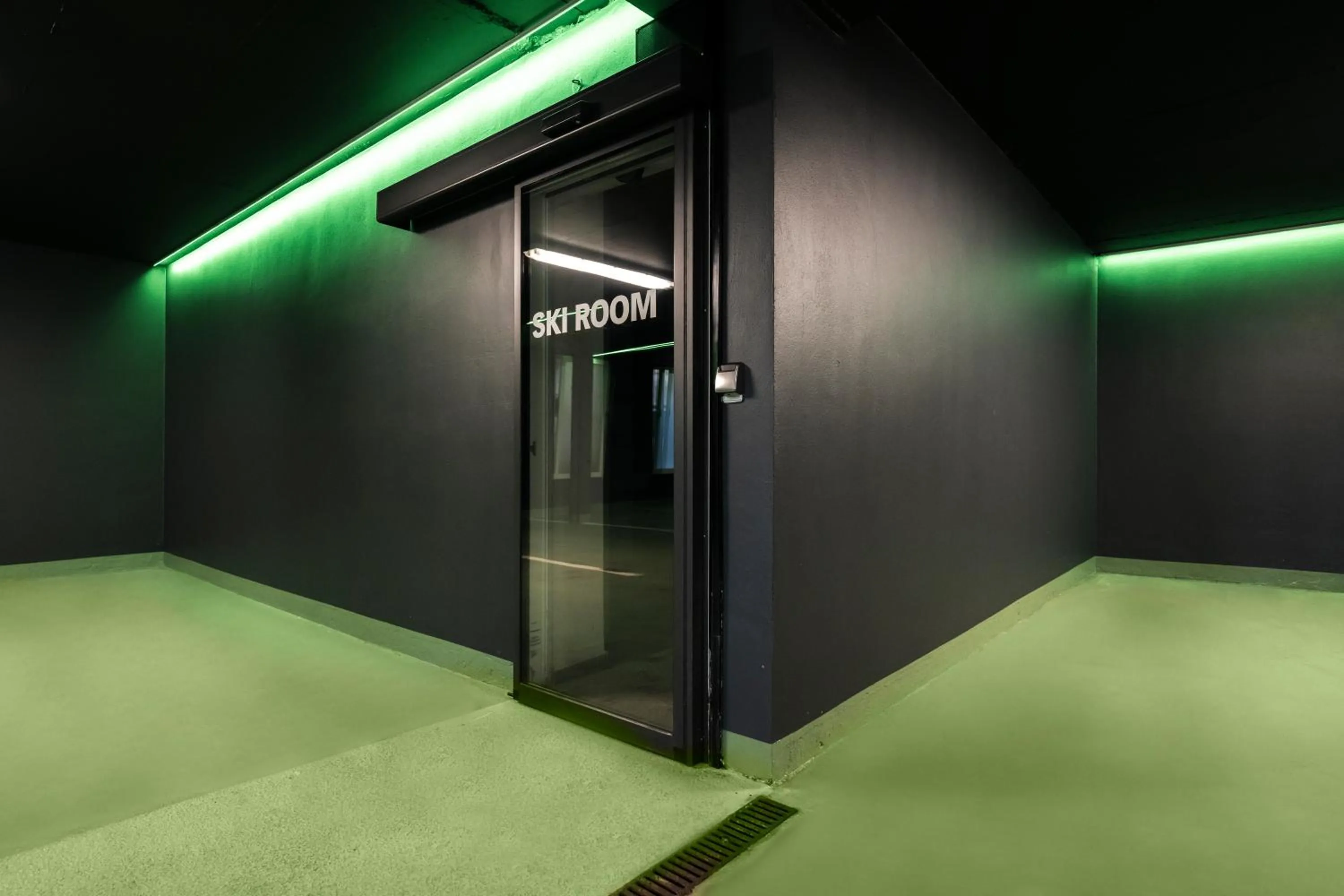 Skiing in Alpstay - Hotel Acadia - Adults Mountain Home