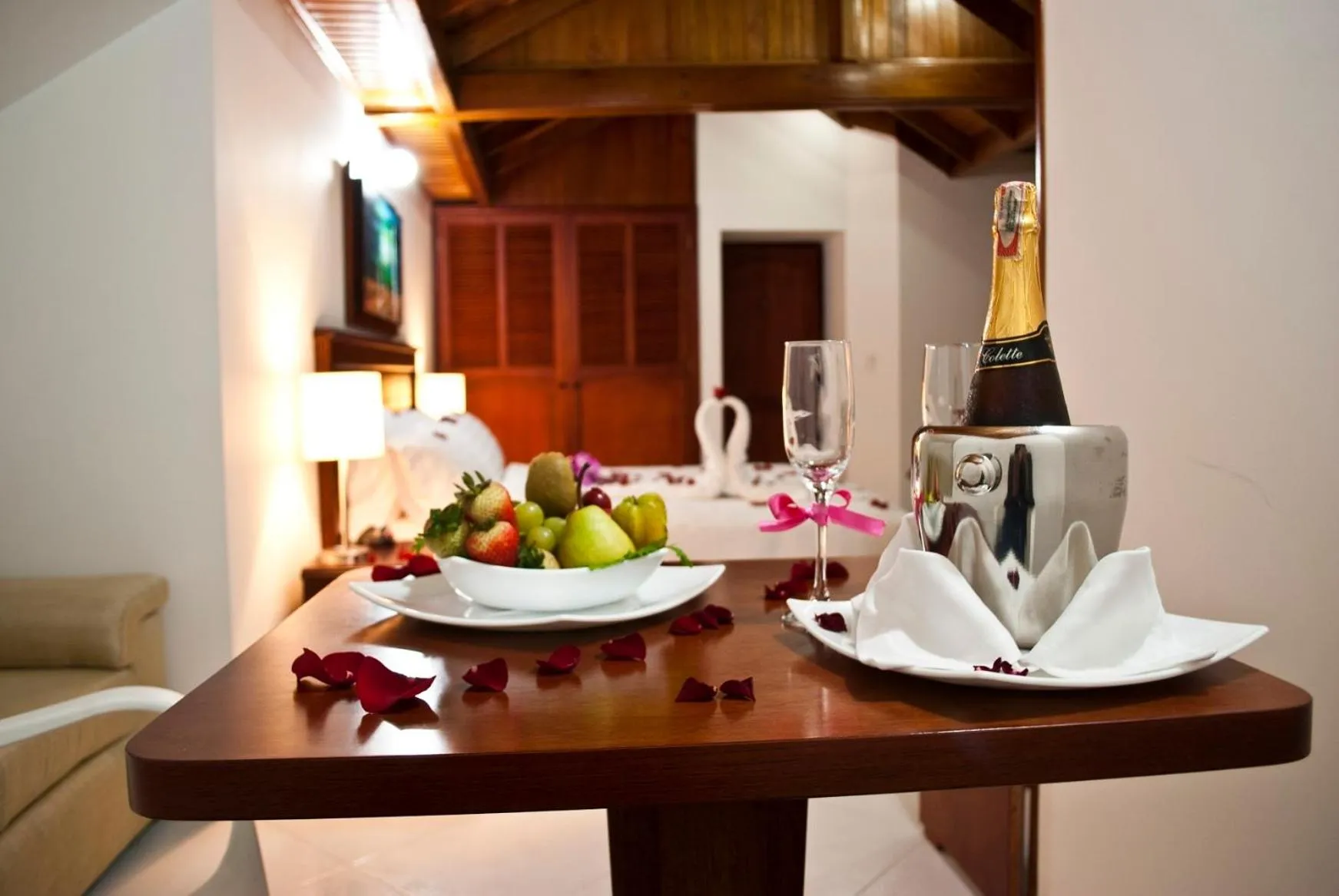 Bedroom in Blu Inn Hotel