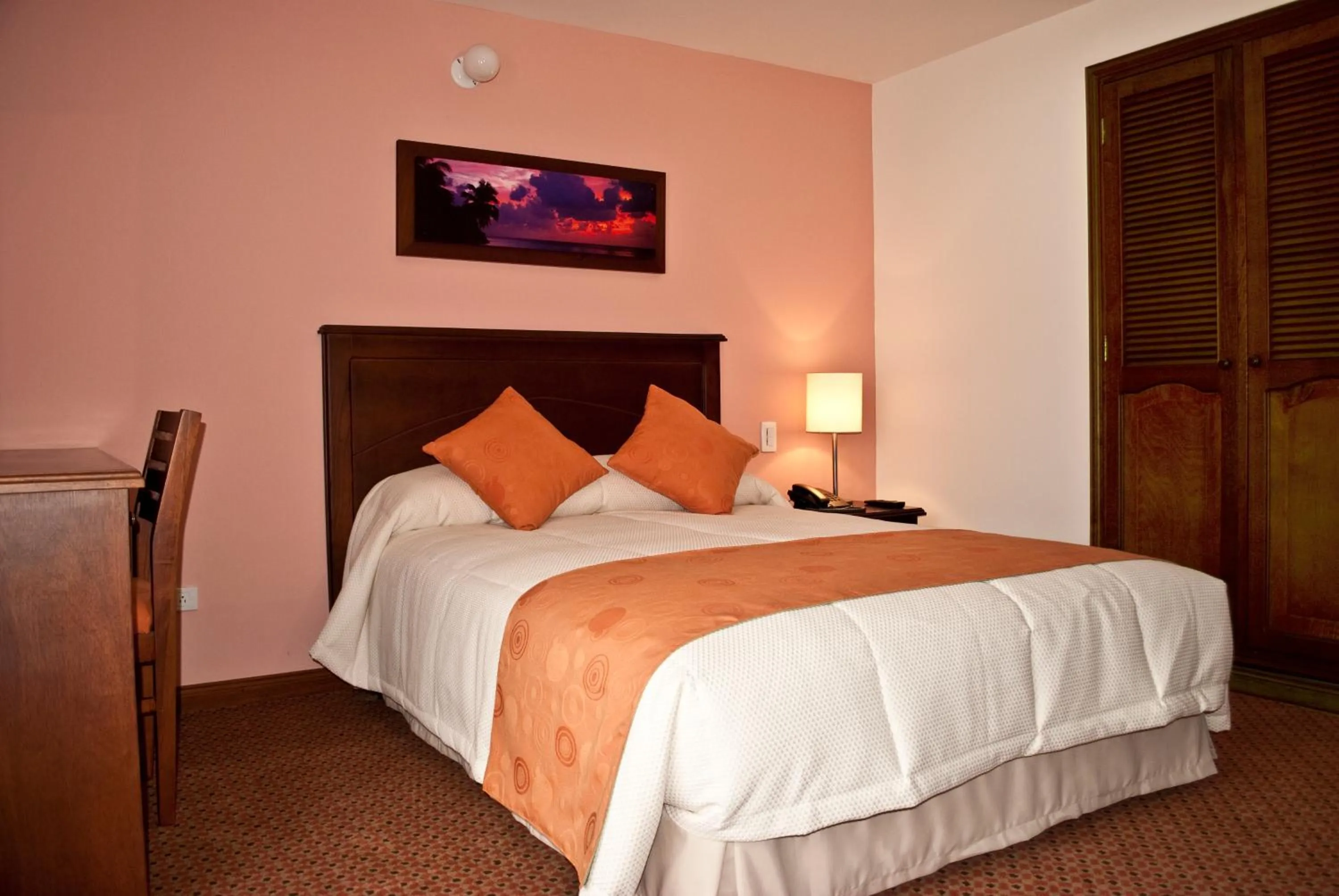 Bedroom, Bed in Blu Inn Hotel