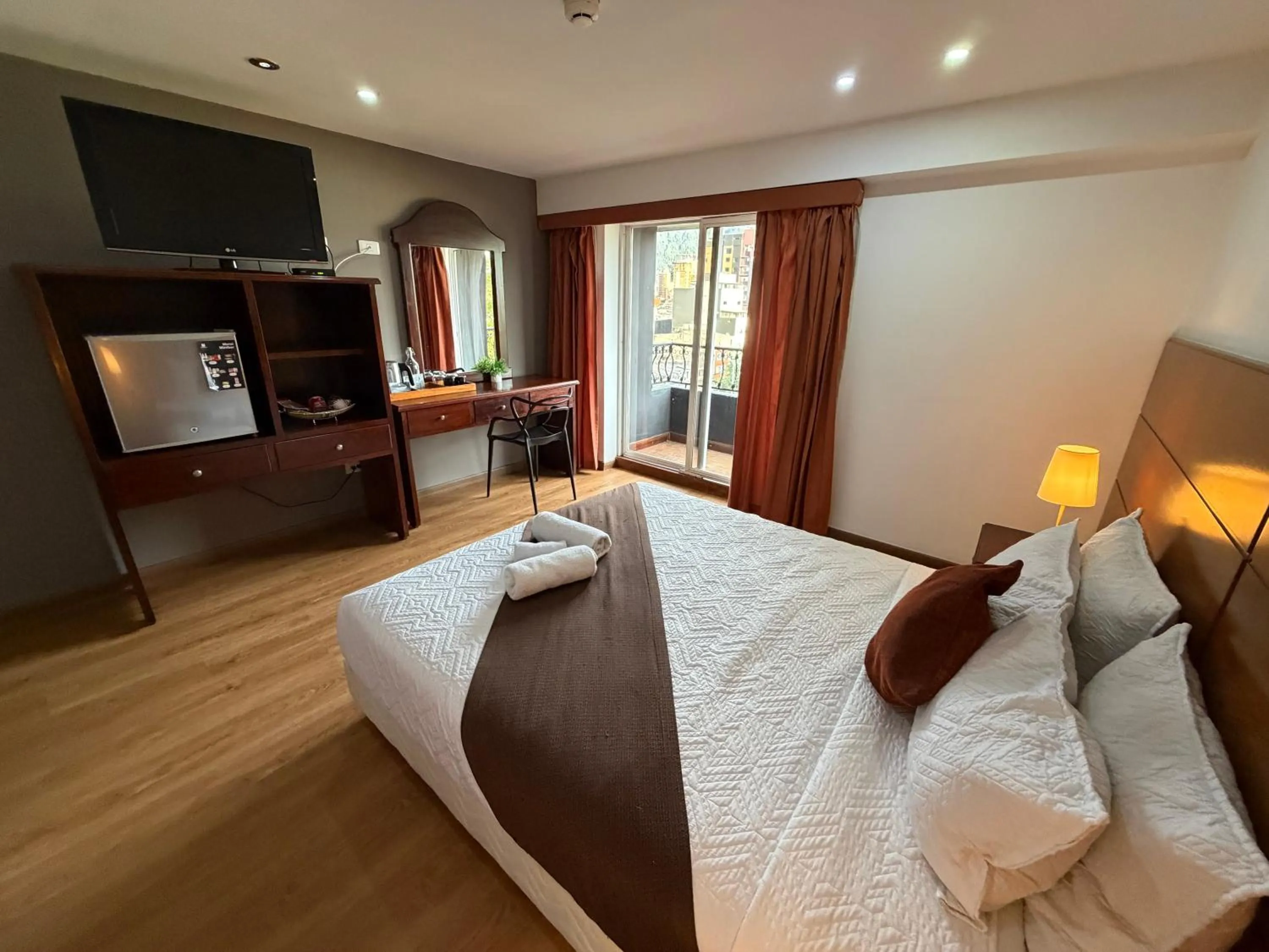 Bedroom, Bed in Blu Inn Hotel