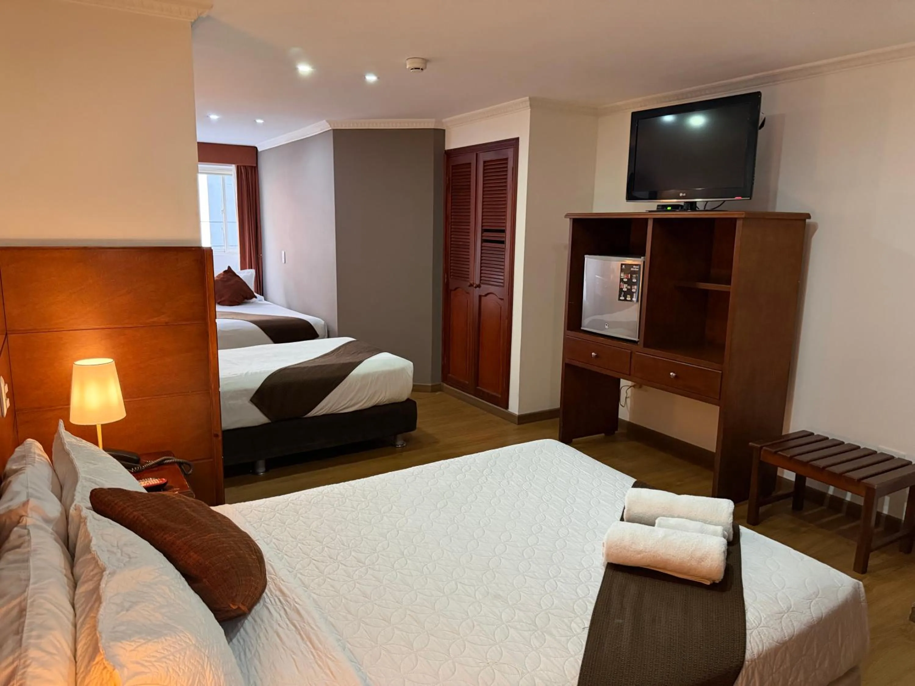 Bedroom, Bed in Blu Inn Hotel