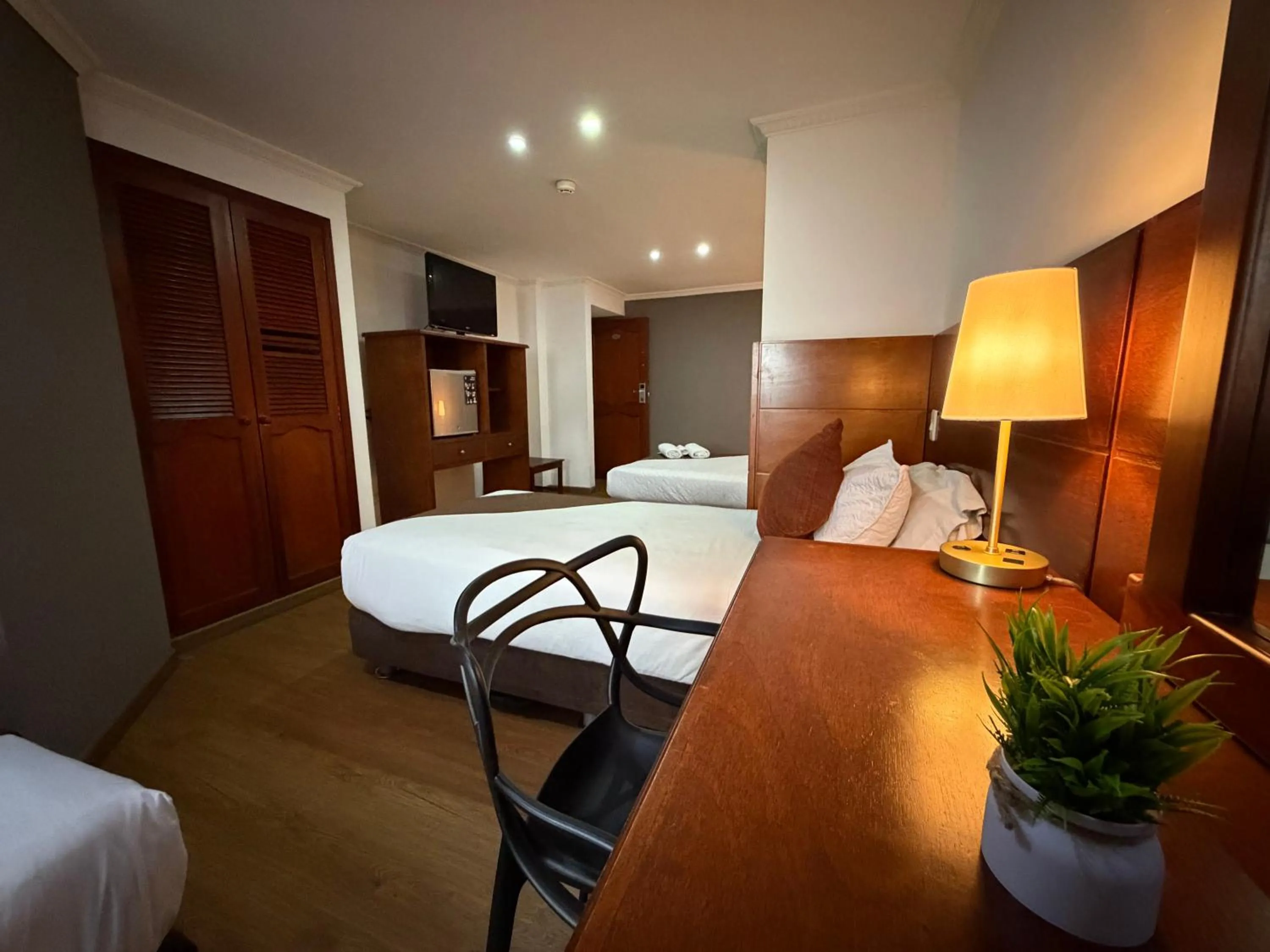 Bedroom, Bed in Blu Inn Hotel