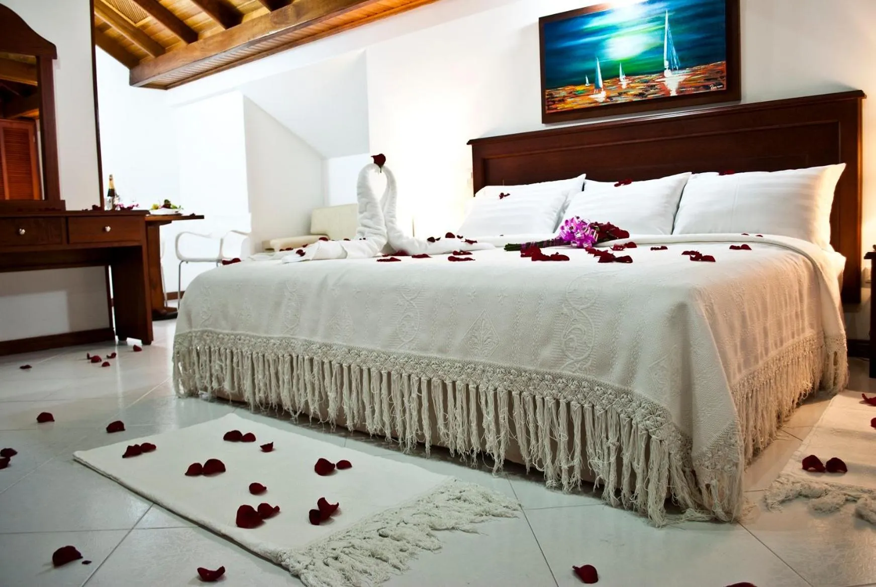 Bedroom, Bed in Blu Inn Hotel