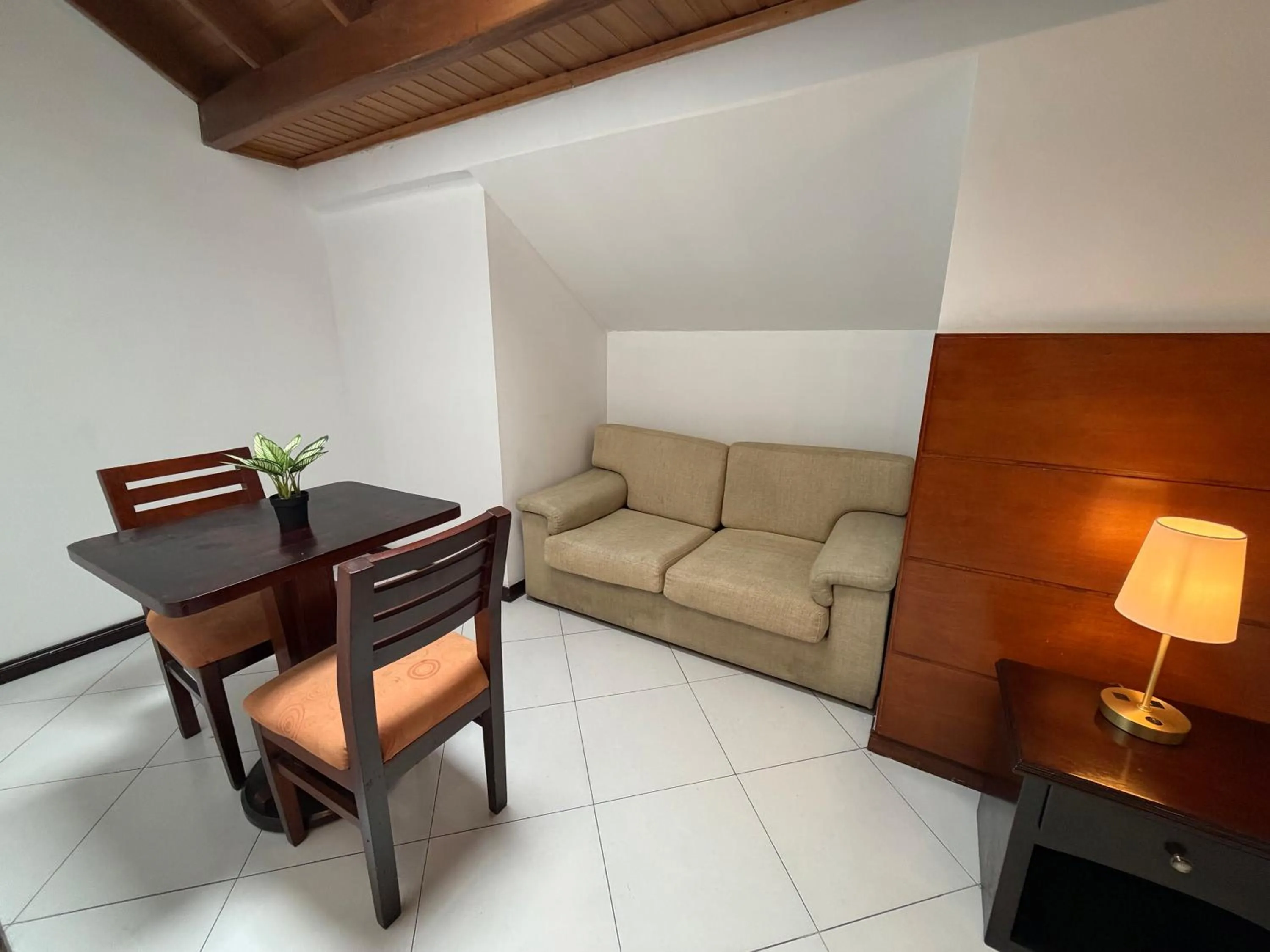 Seating area in Blu Inn Hotel