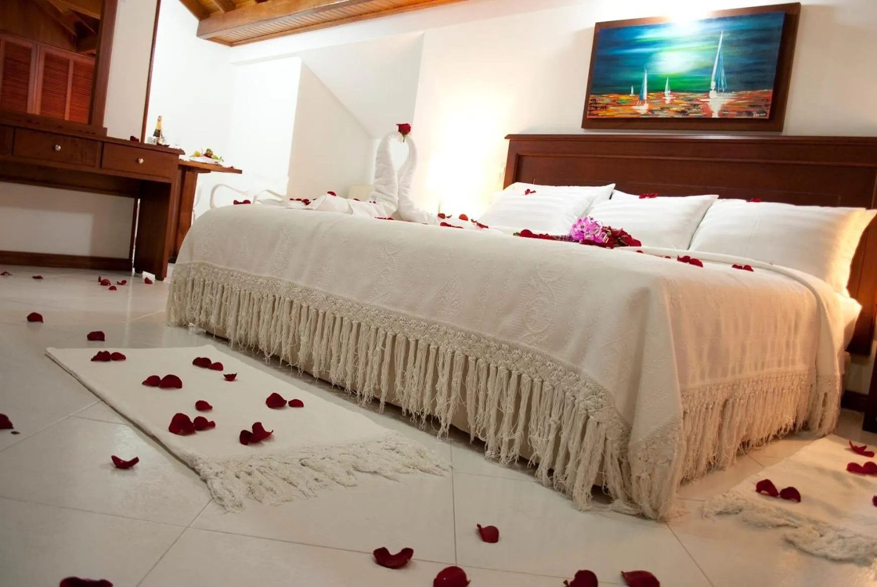 Bedroom, Bed in Blu Inn Hotel