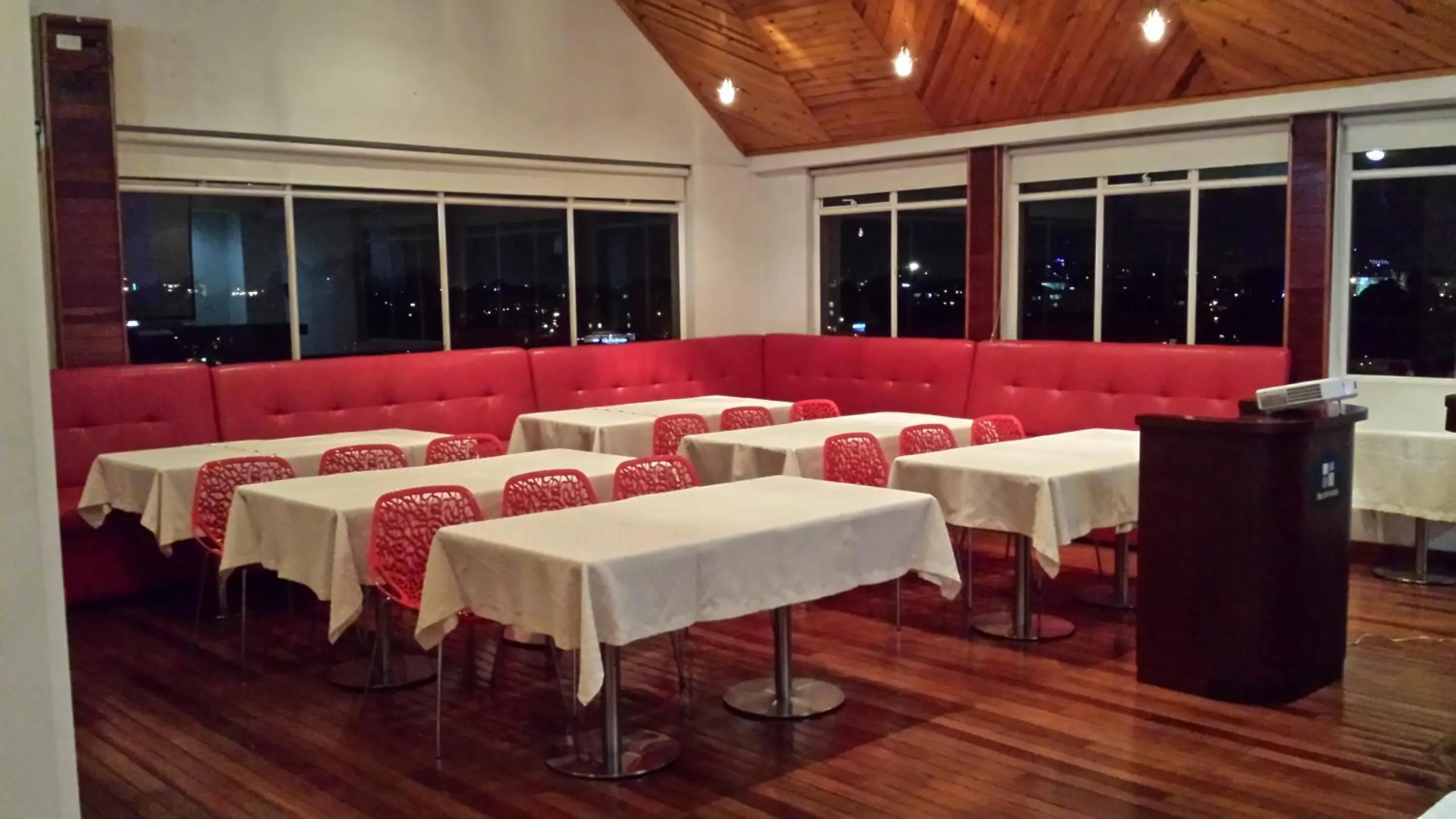 Banquet/Function facilities in Blu Inn Hotel