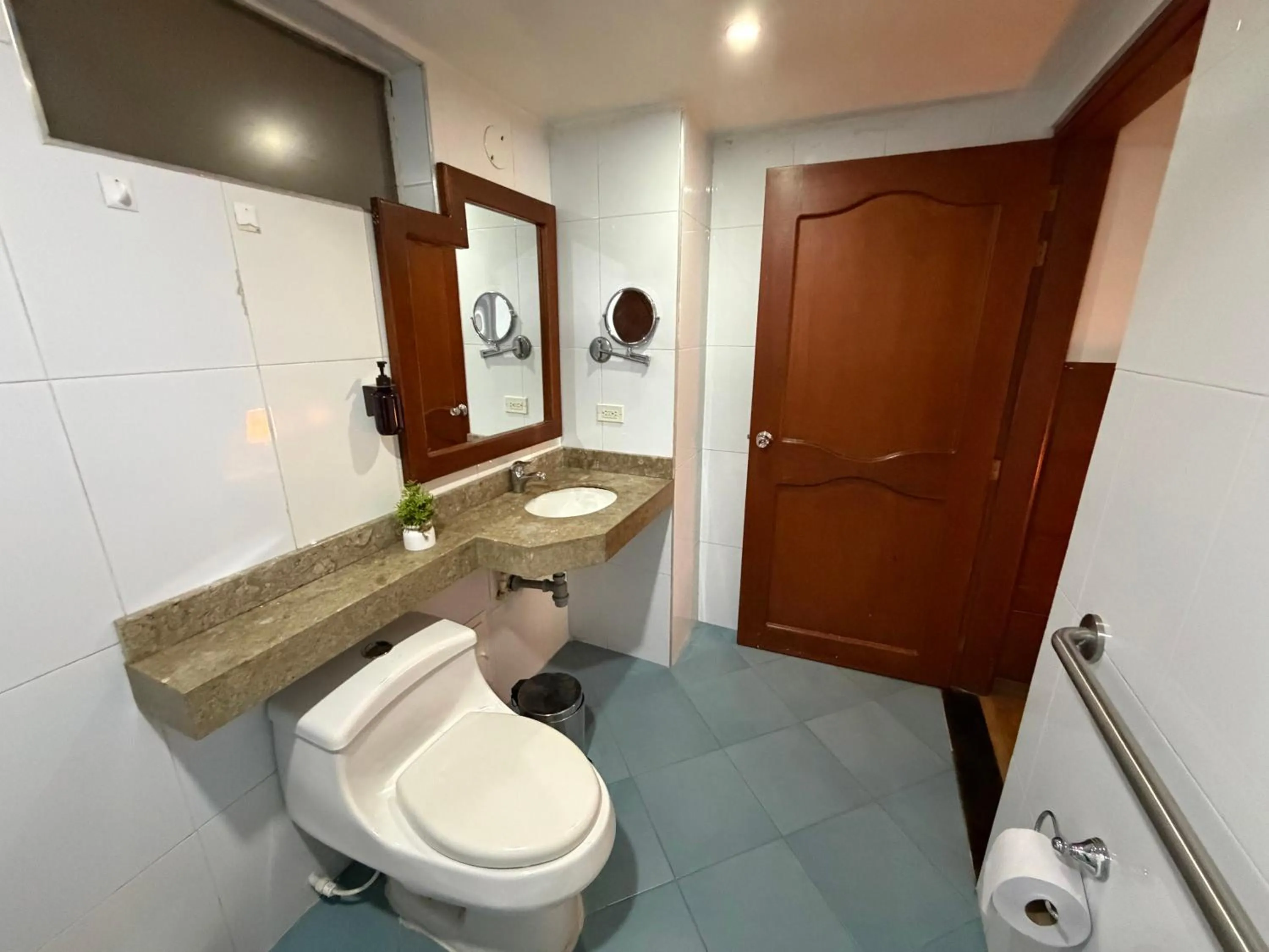 Bathroom in Blu Inn Hotel