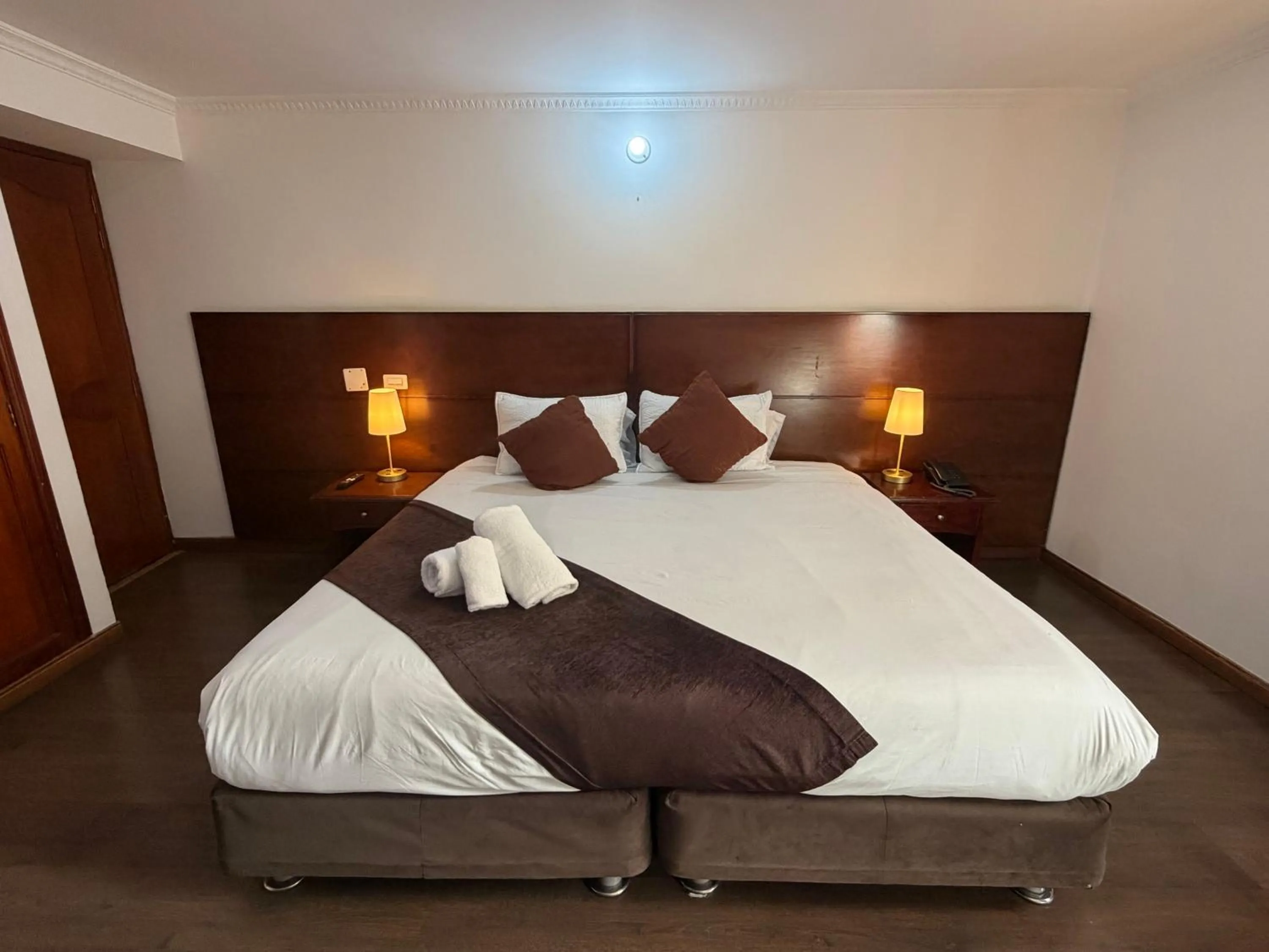 Photo of the whole room, Bed in Blu Inn Hotel