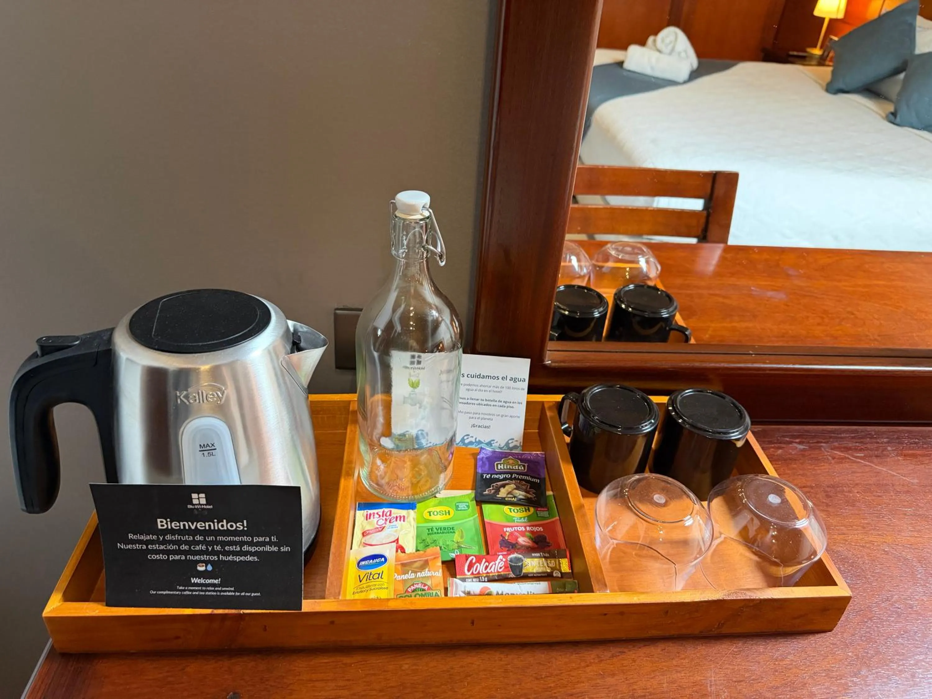 minibar, Bed in Blu Inn Hotel