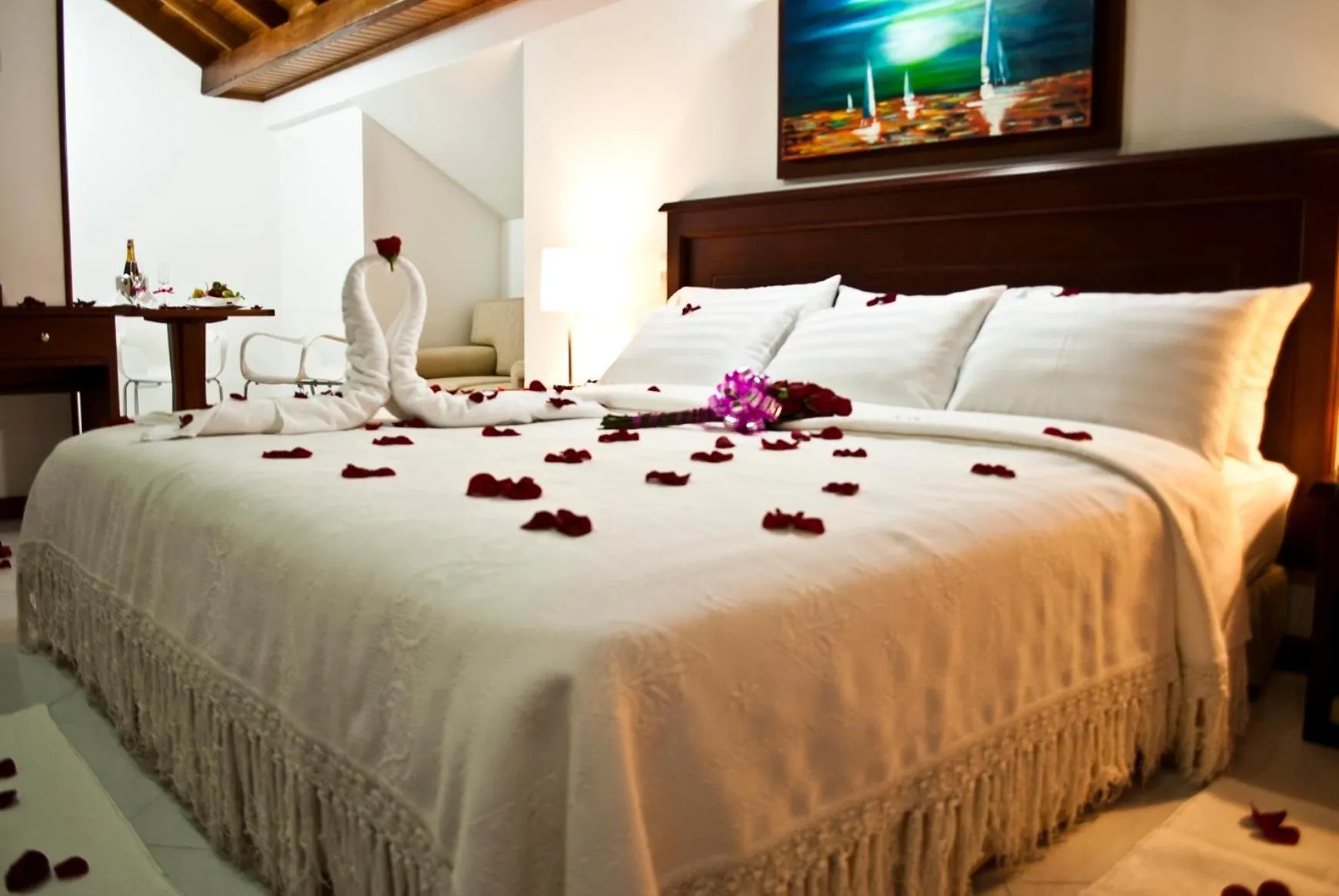 Bedroom, Bed in Blu Inn Hotel