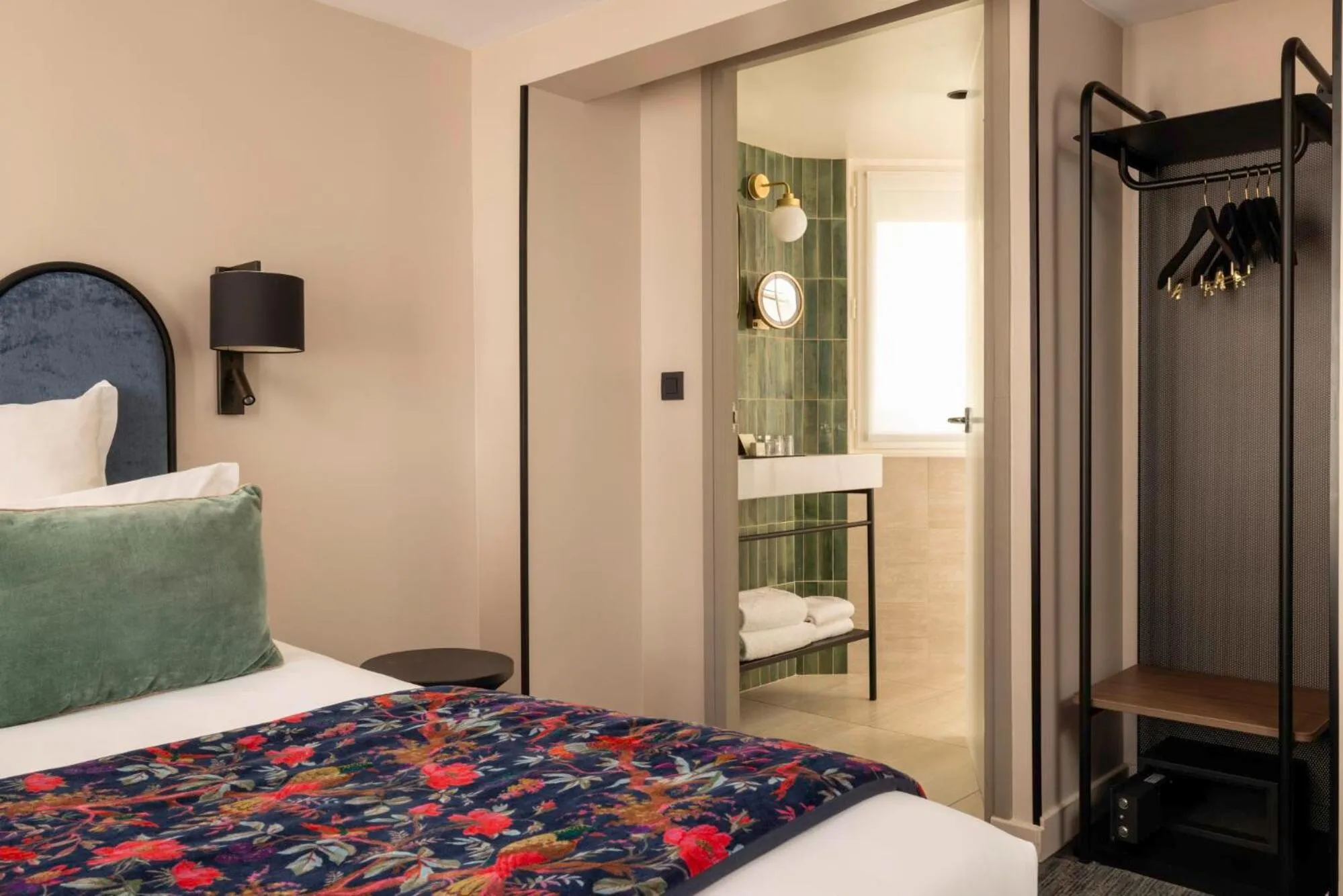 Bed in Hôtel Maxim Opéra