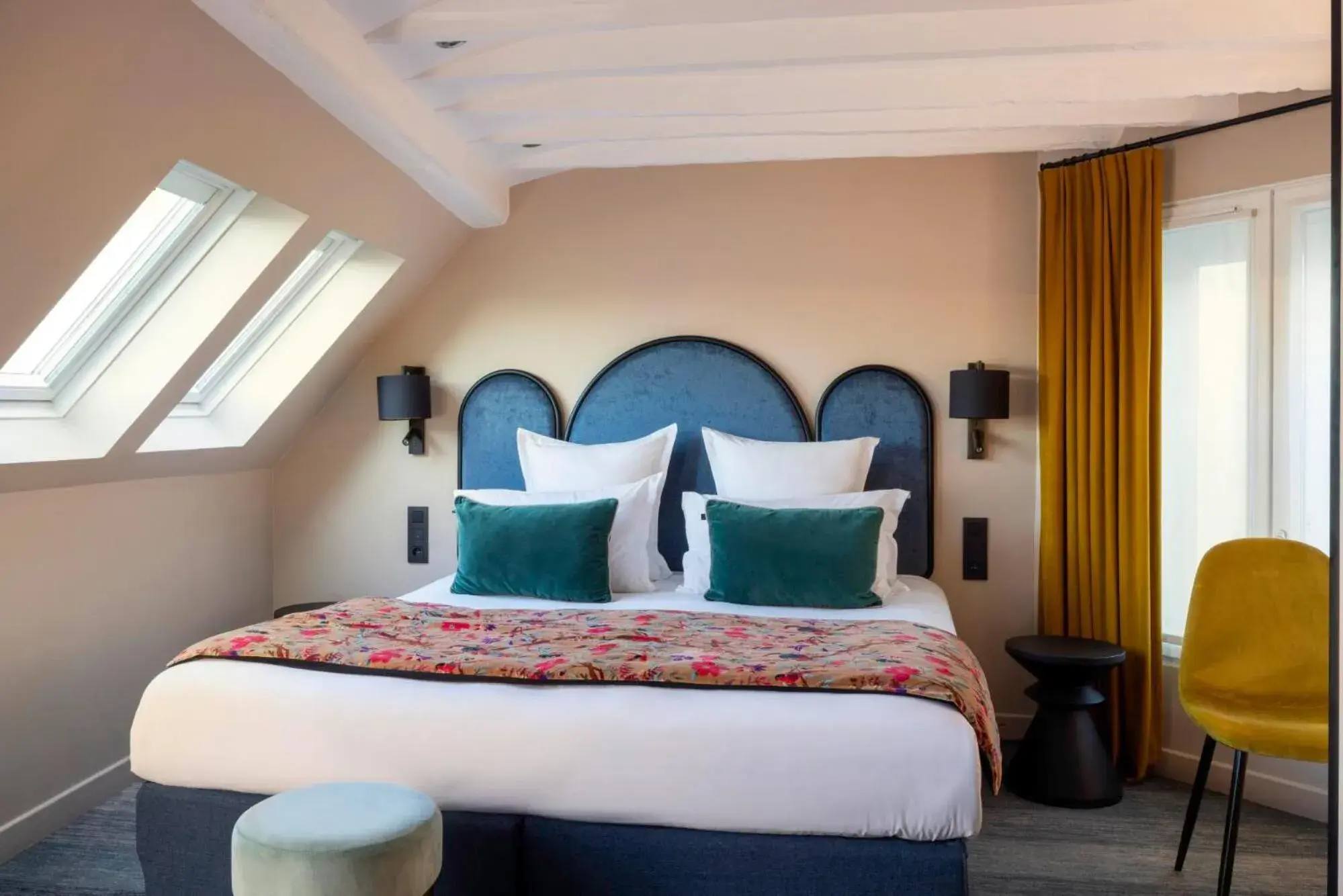 Bed in Hôtel Maxim Opéra Bed in Hôtel Maxim Opéra