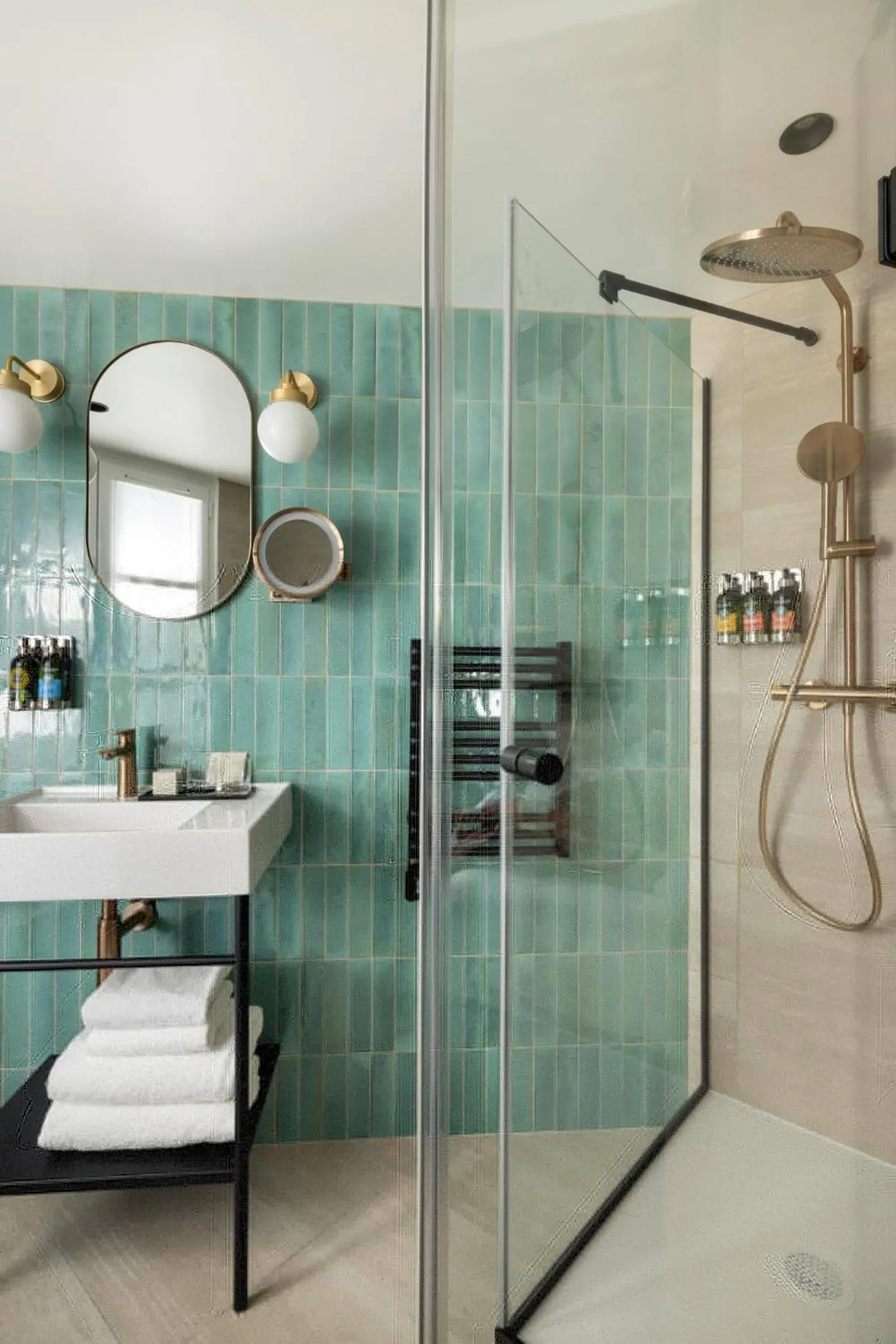 Shower in Hôtel Maxim Opéra