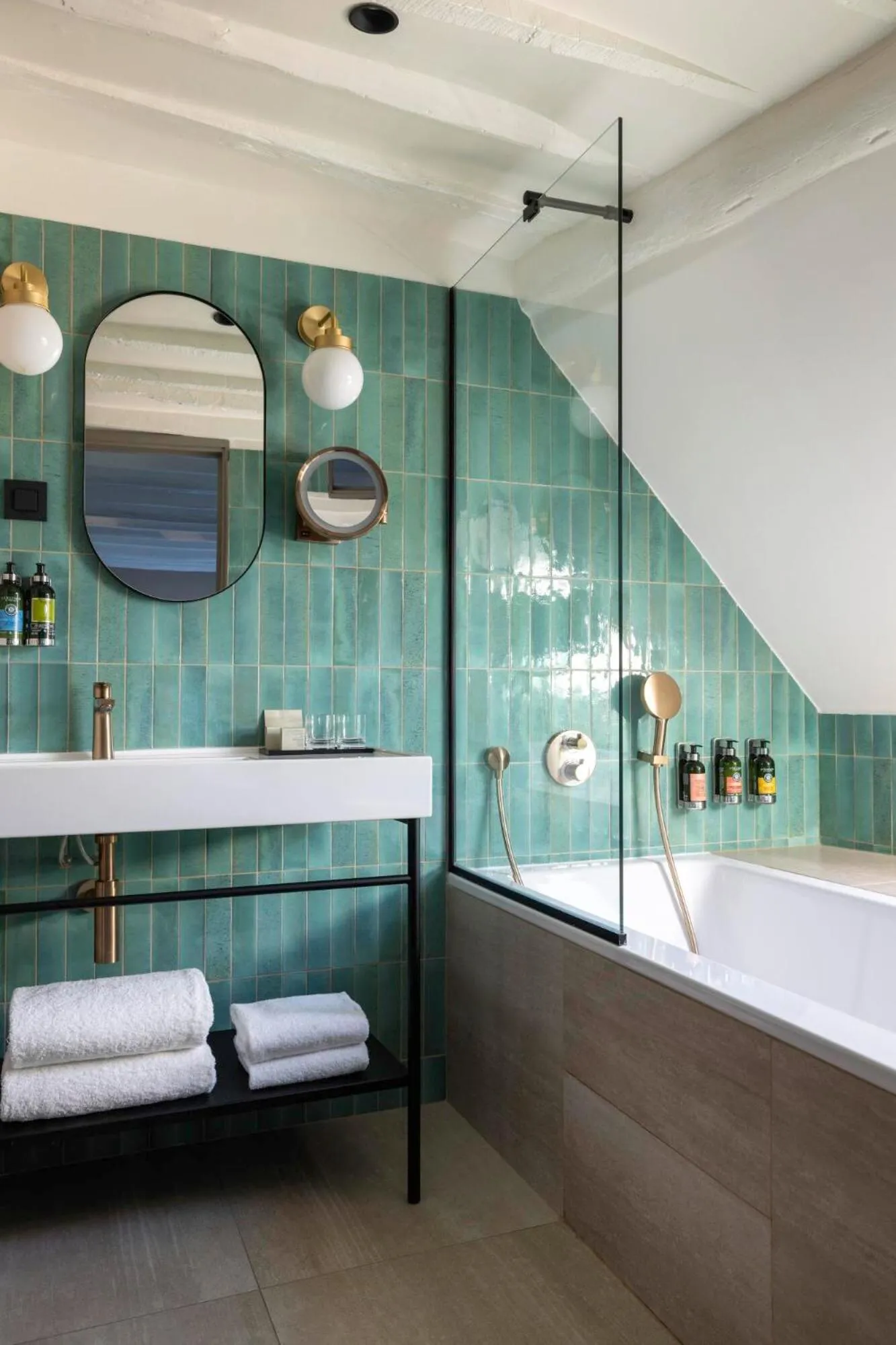 Bathroom in Hôtel Maxim Opéra