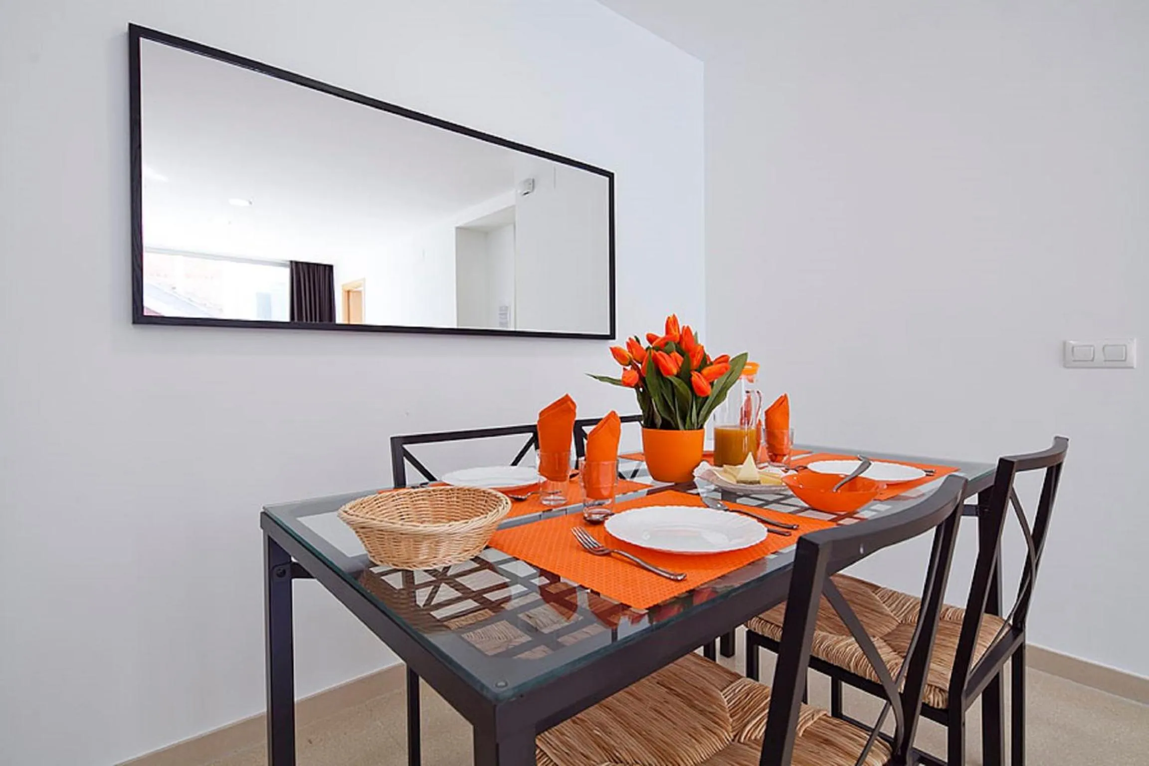 Dining area in Charmsuites Paralel