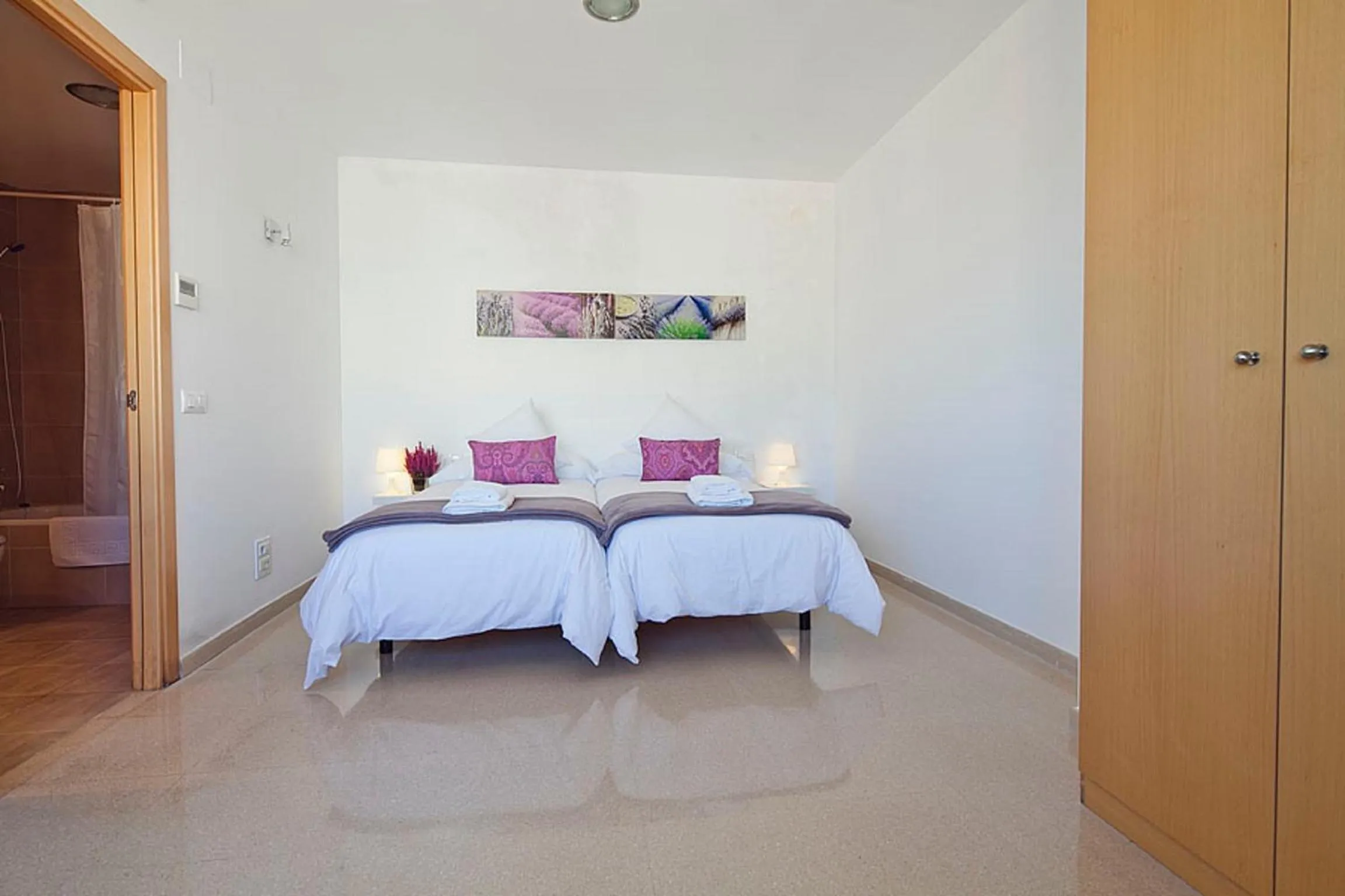 Bed in Charmsuites Paralel