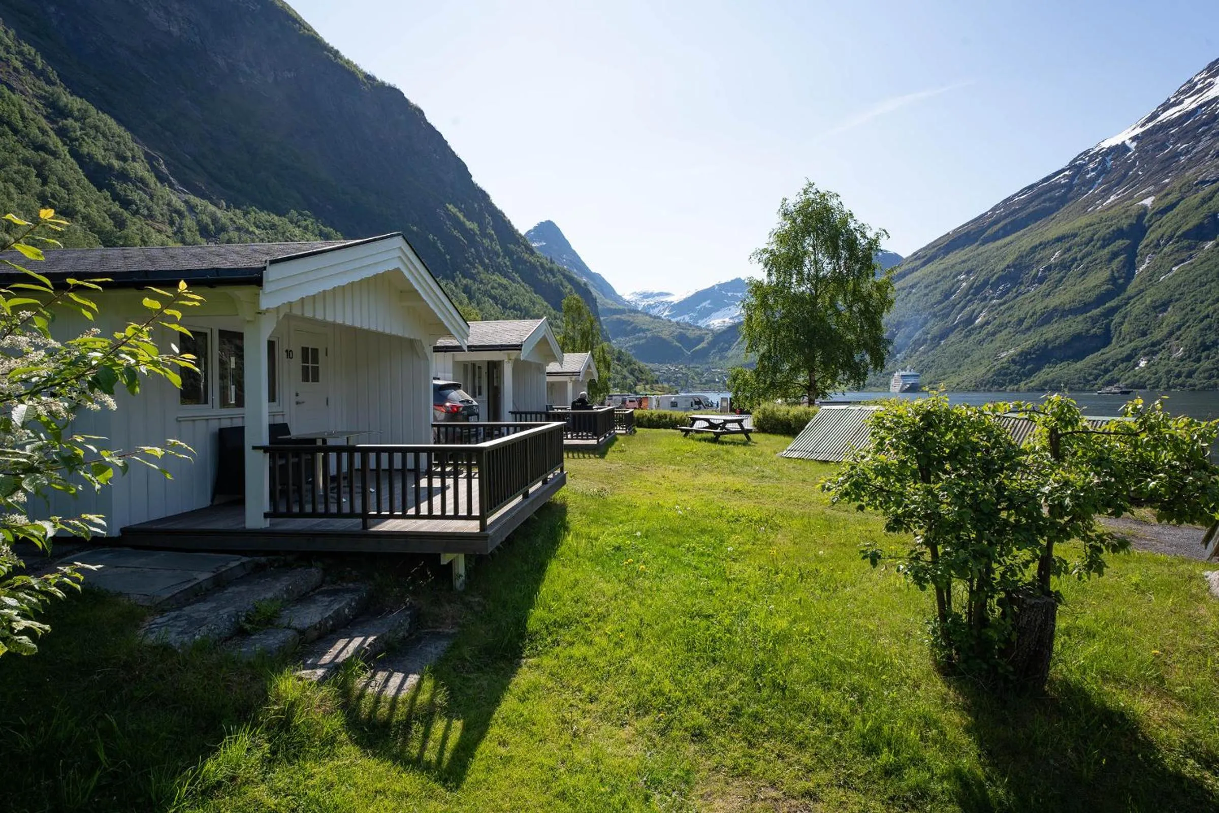 Patio in Geirangerfjorden Feriesenter