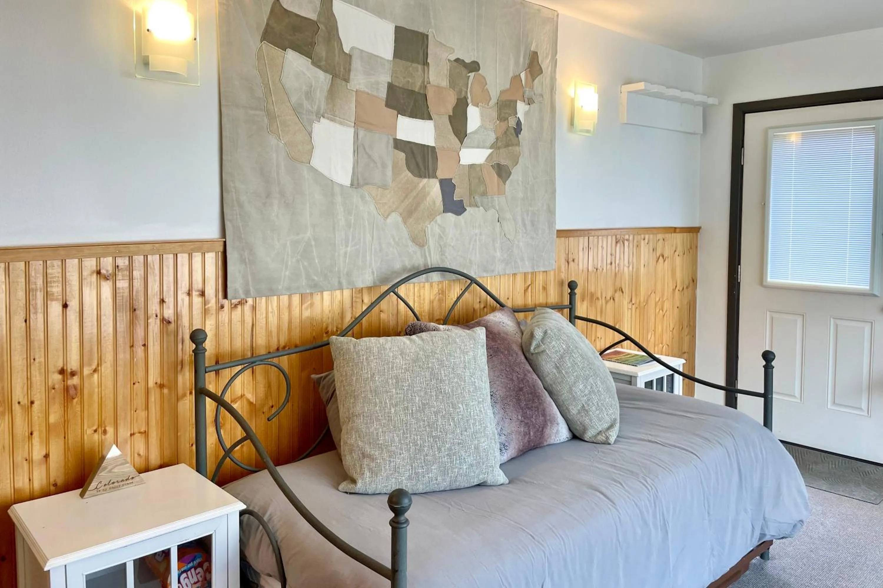 Bed in Fireside Inn & Hostel