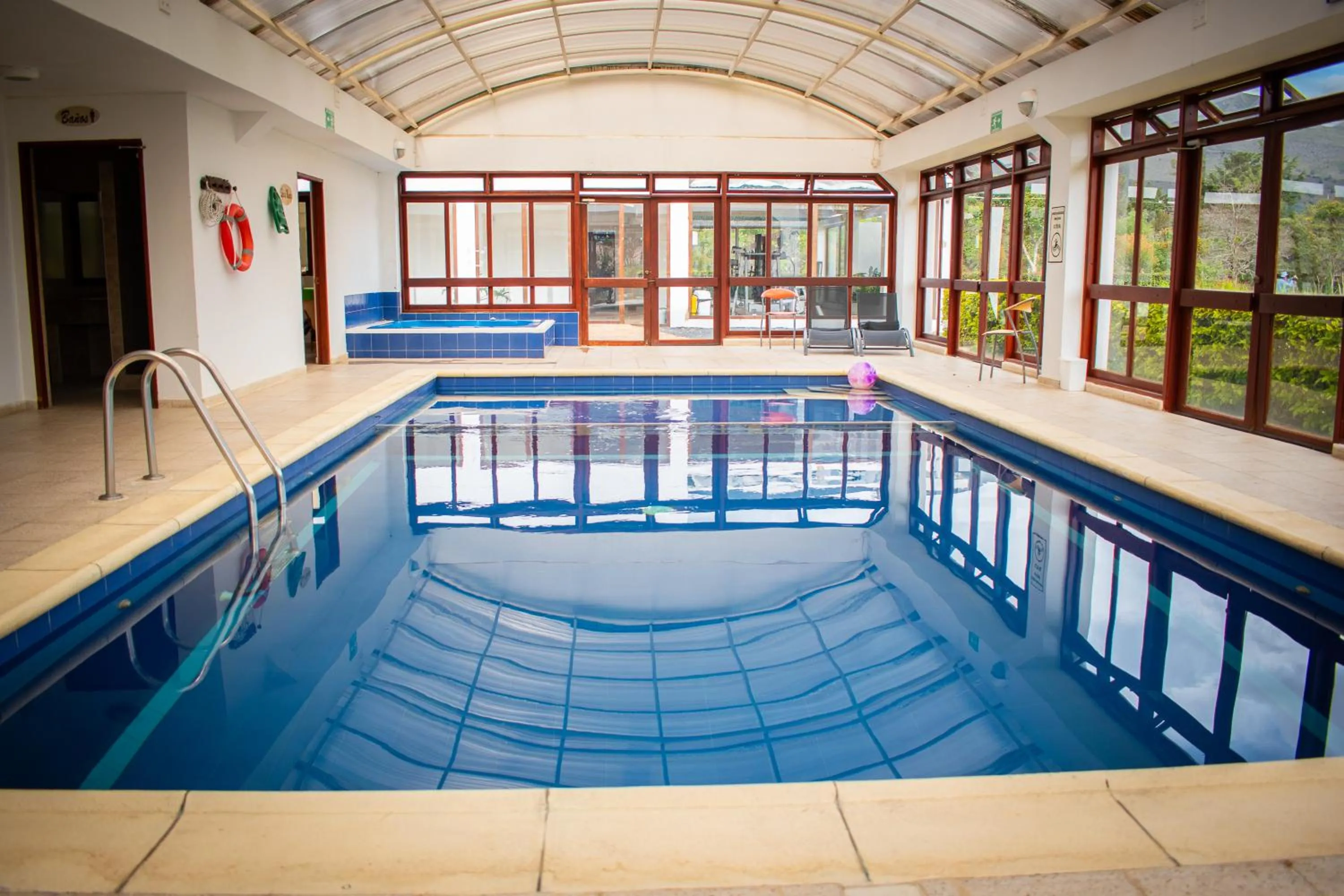 Swimming pool in Hotel Casa de los Fundadores