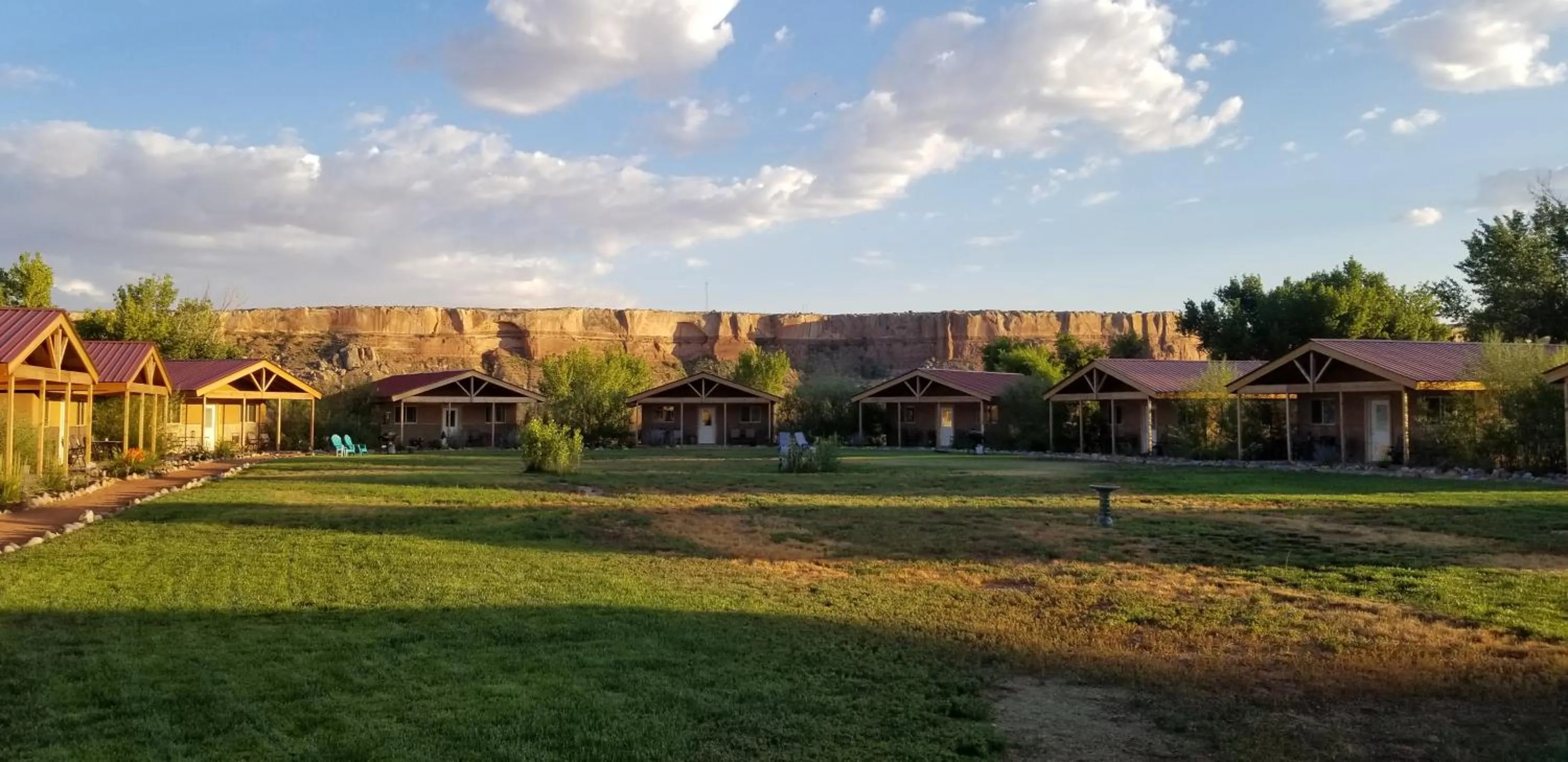 Inner courtyard view in Bluff Gardens