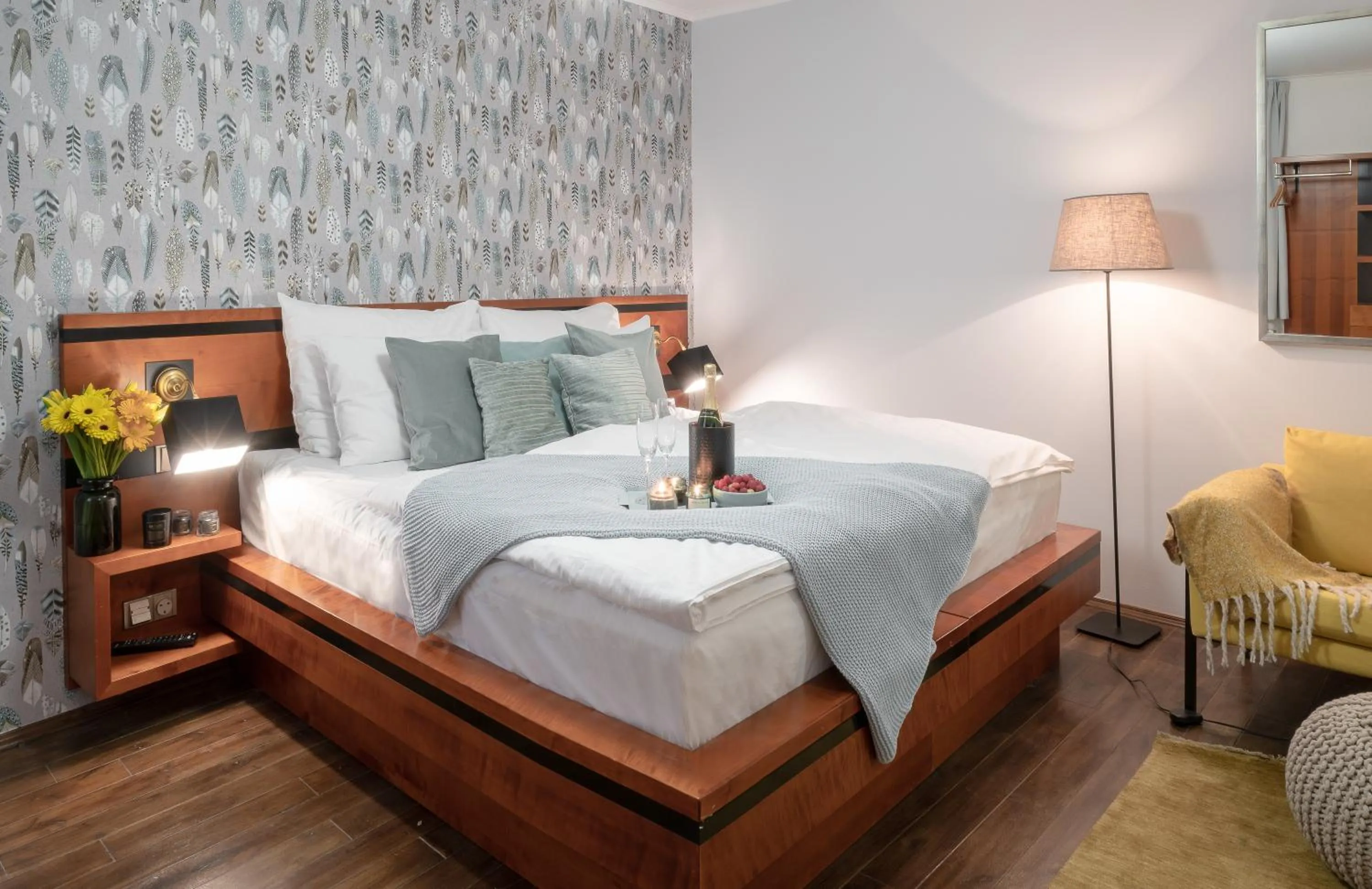 Bedroom, Bed in 4 Elements Apartments