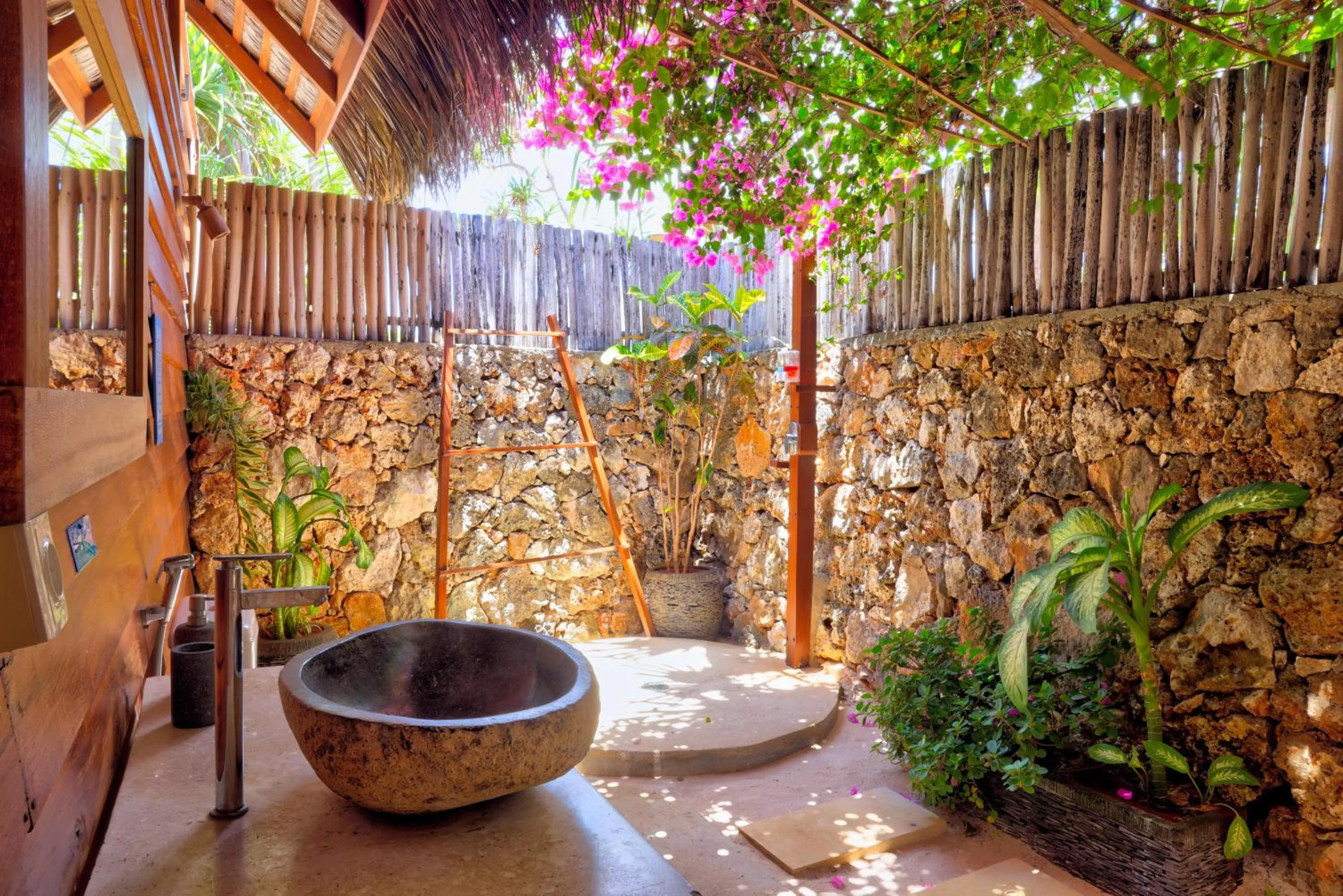 Bathroom in Loedi Bungalows Rote