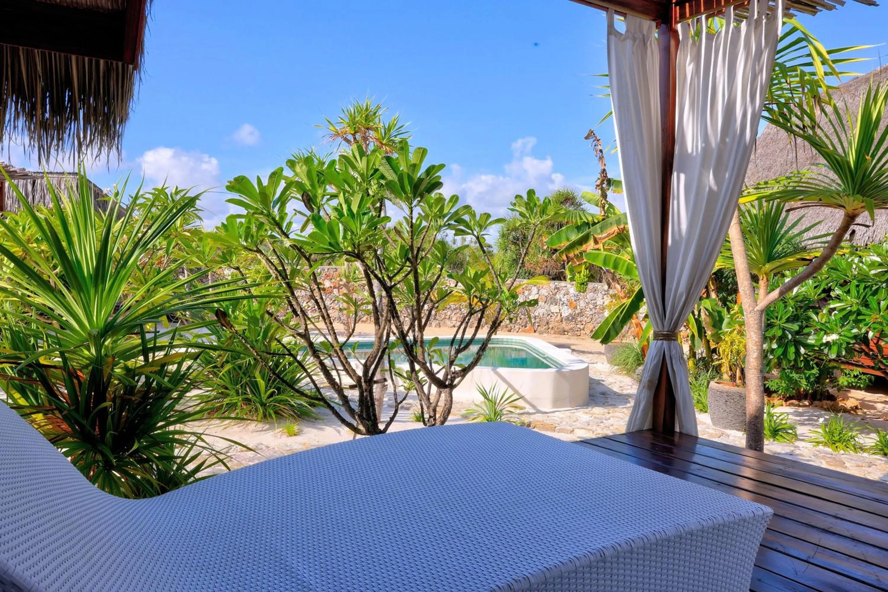 Pool view in Loedi Bungalows Rote