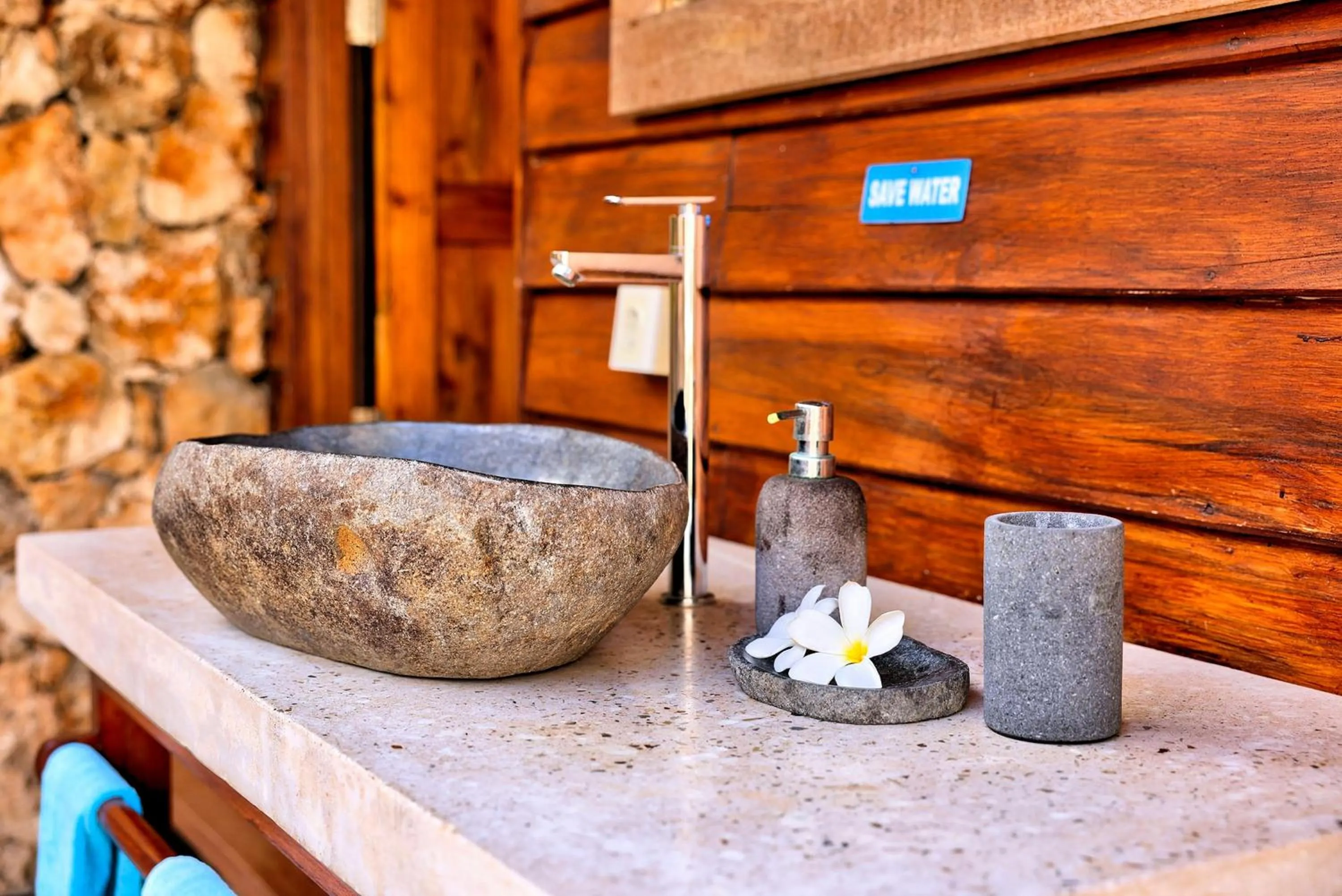 Bathroom in Loedi Bungalows Rote