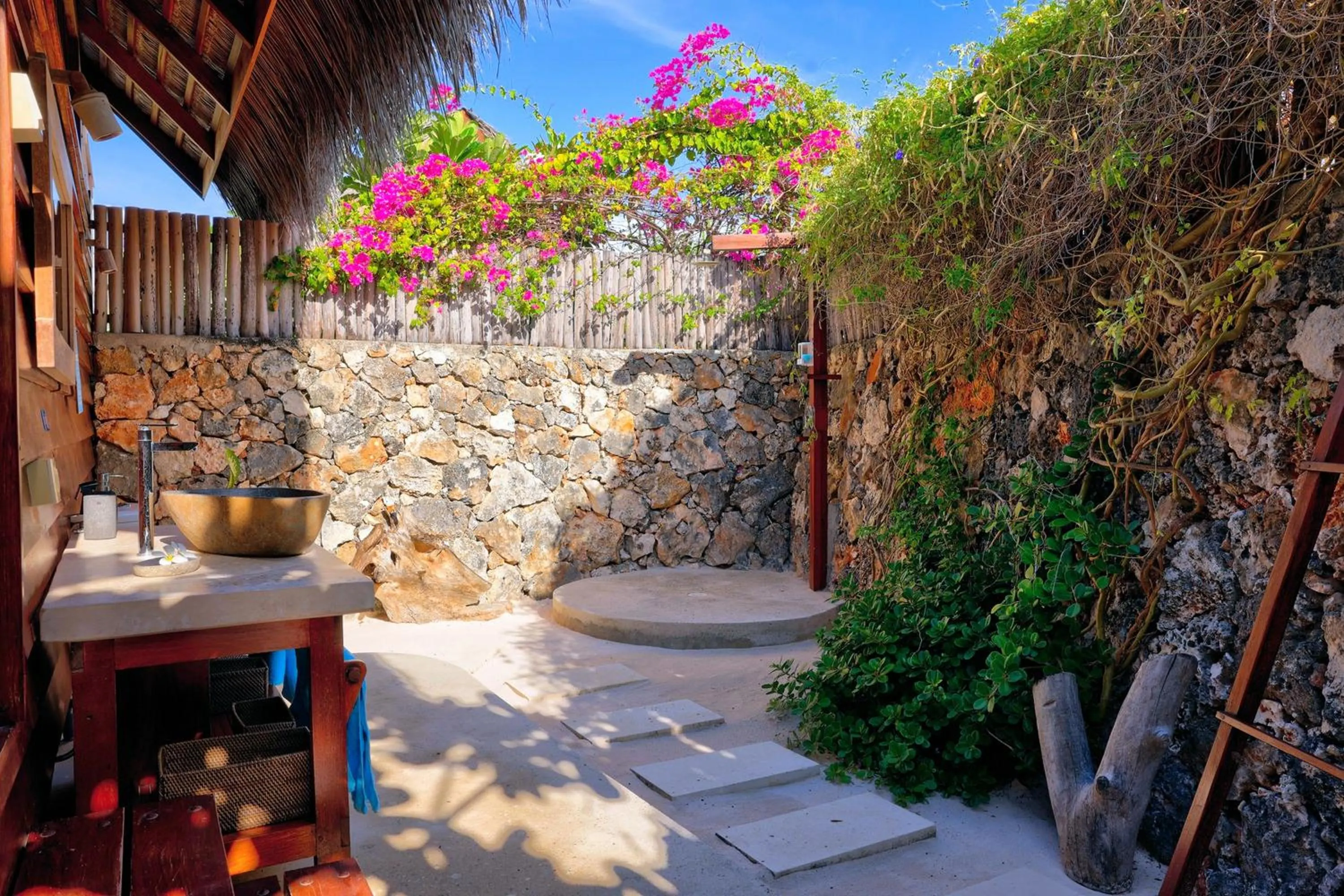 Bathroom in Loedi Bungalows Rote