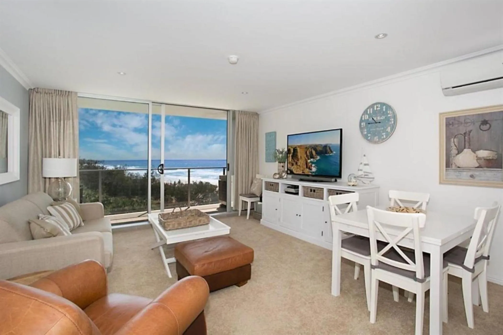 TV and multimedia in One The Esplanade Apartments on Surfers Paradise
