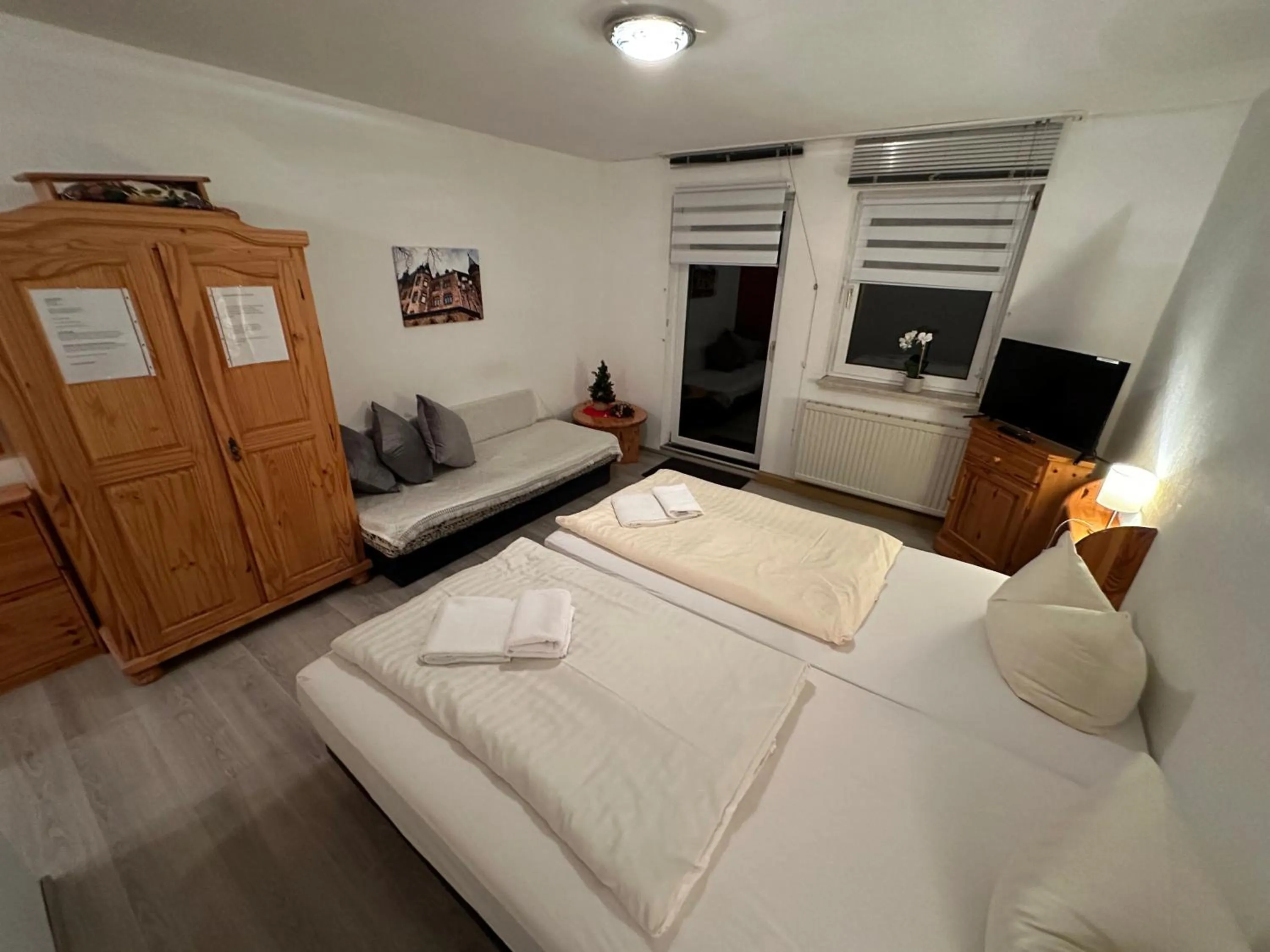 Bed in Pension Raststüb'l