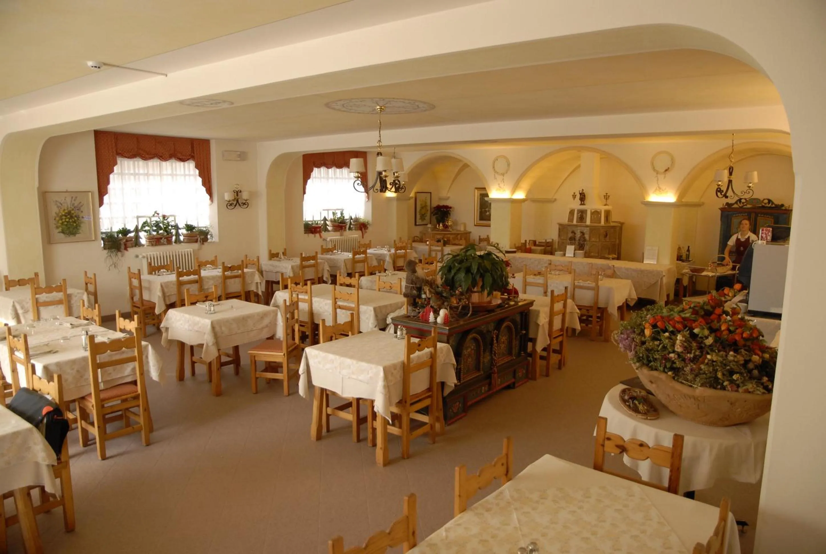 Restaurant/places to eat in Albergo Adele