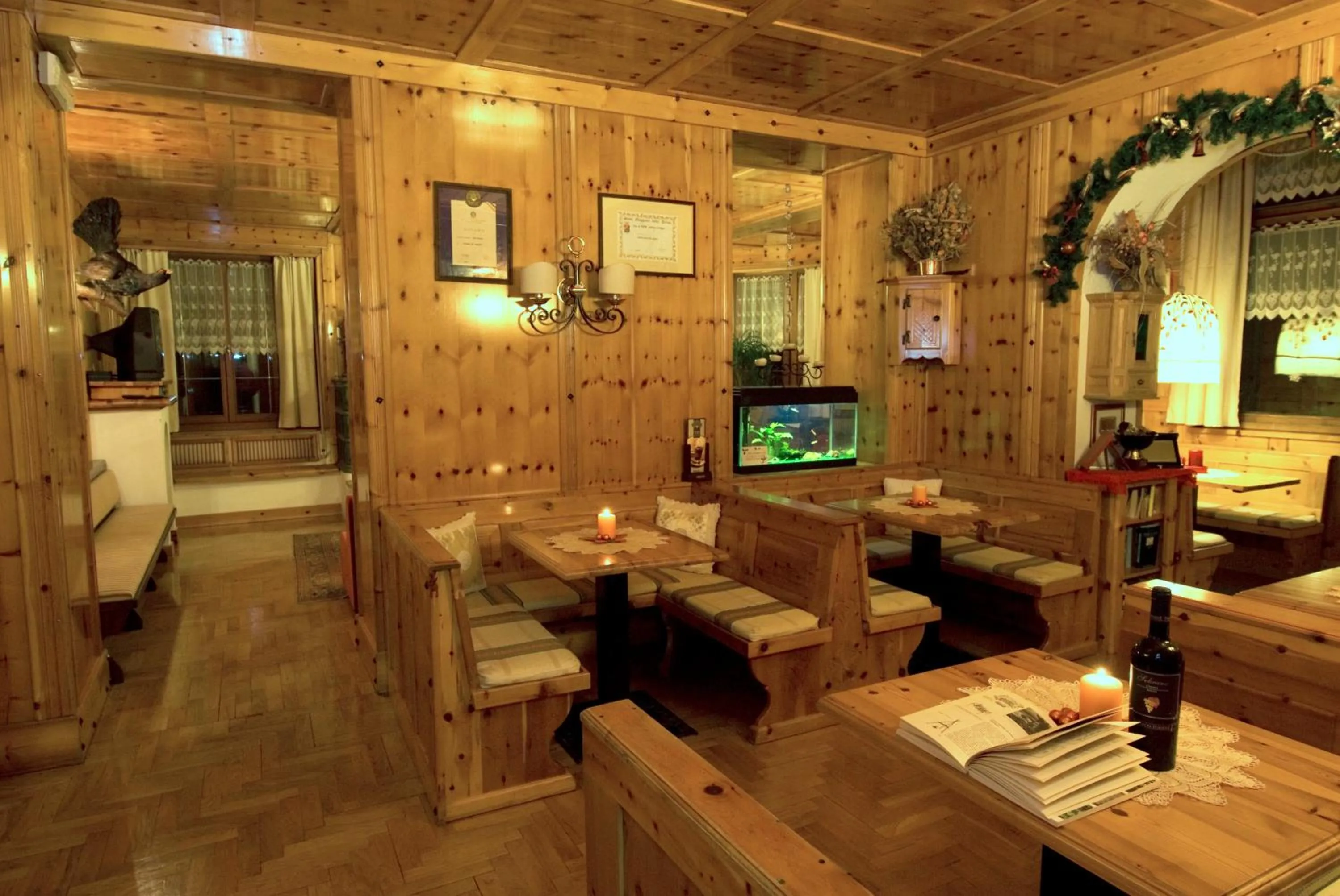 Restaurant/places to eat in Albergo Adele