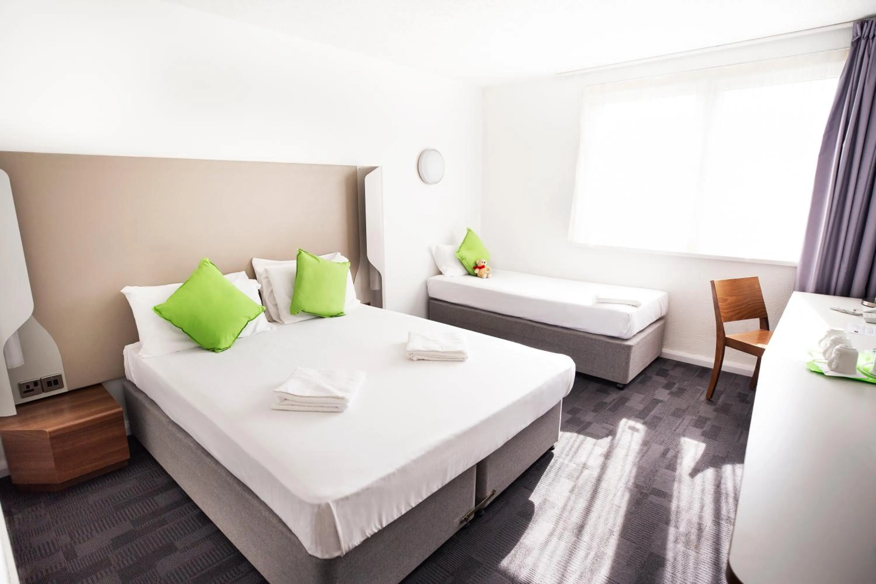 Bedroom, Bed in Campanile Bradford