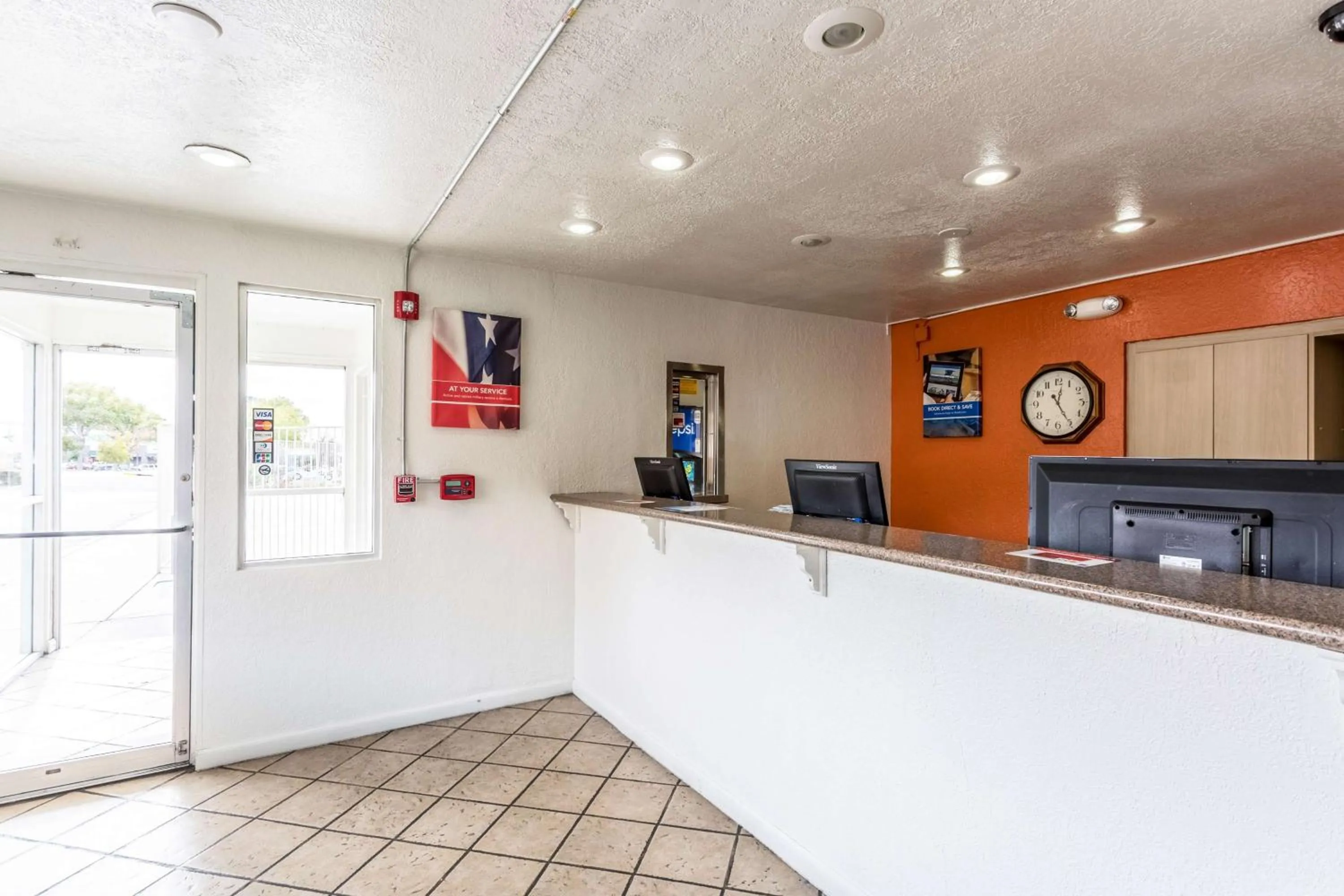Lobby or reception in Motel 6 Albuquerque Northeast