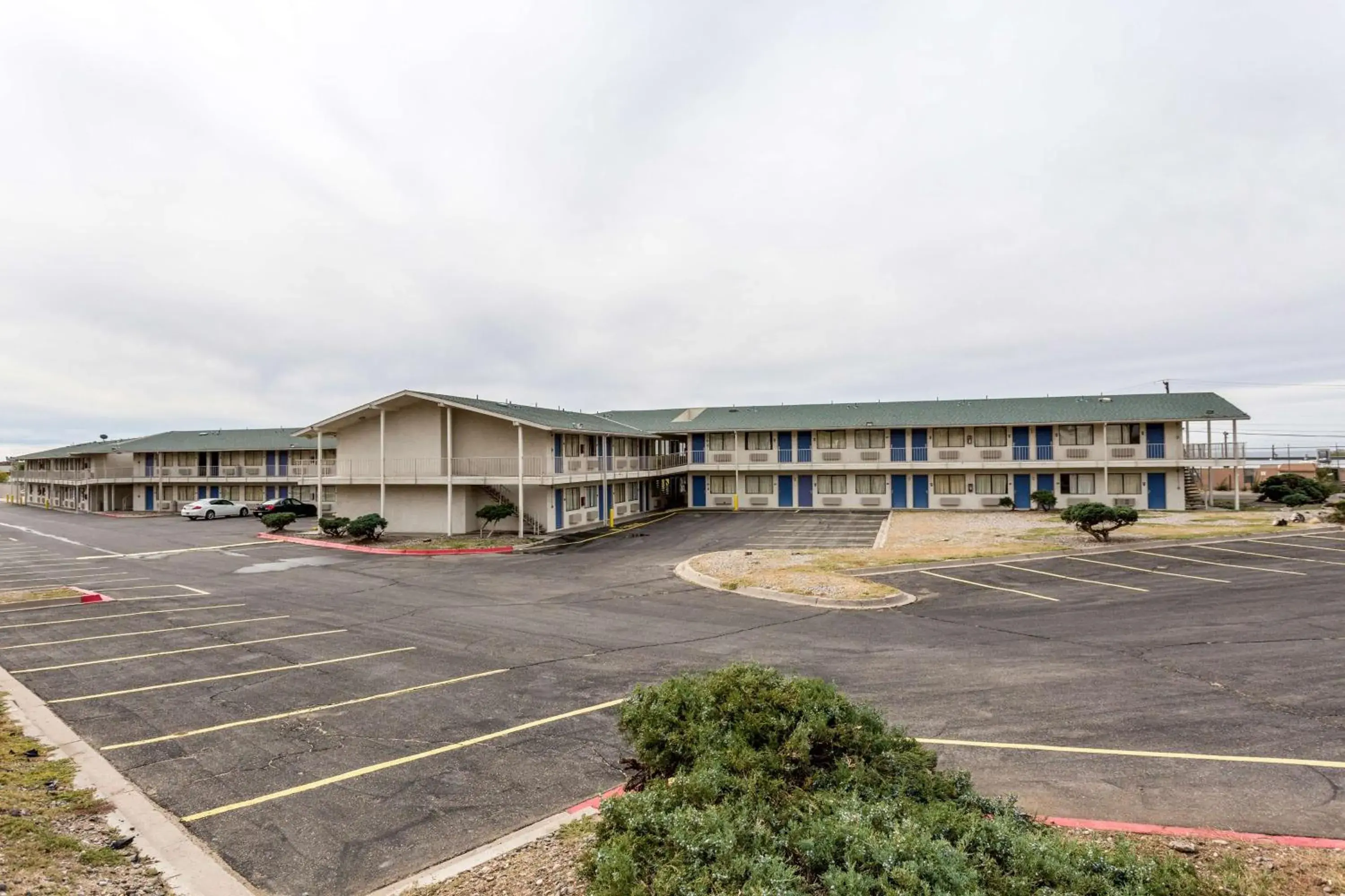 Property Building in Motel 6 Albuquerque Northeast