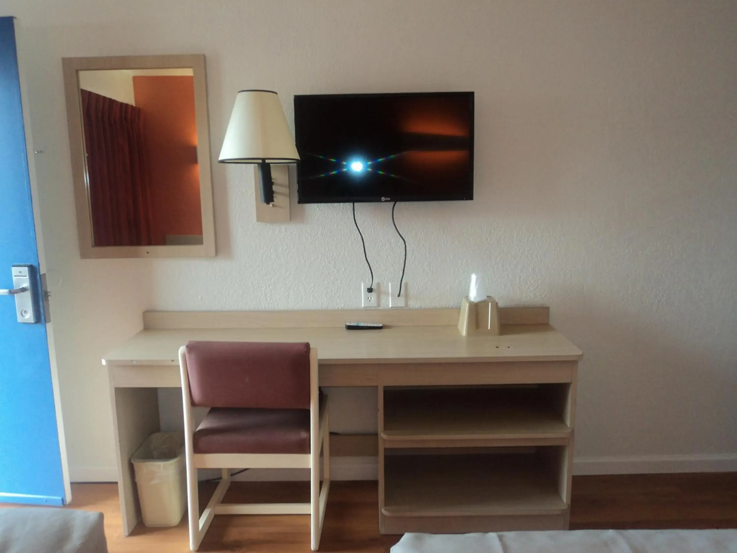 TV and multimedia, TV/Entertainment Center in Motel 6 Albuquerque Northeast