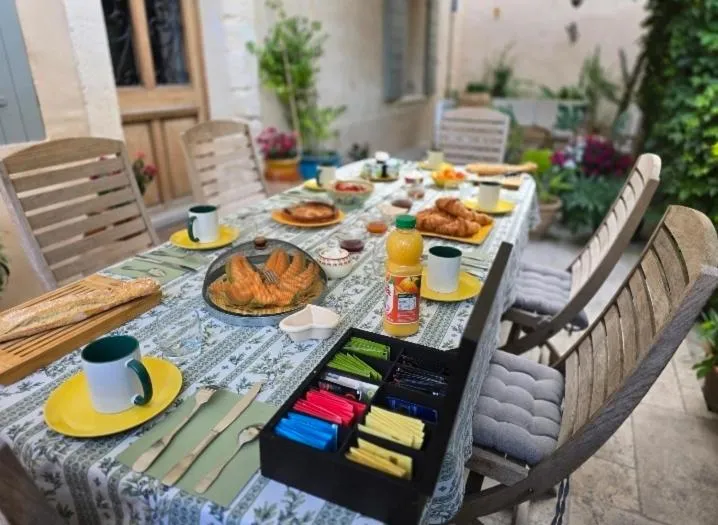 Breakfast in Les Tournesols