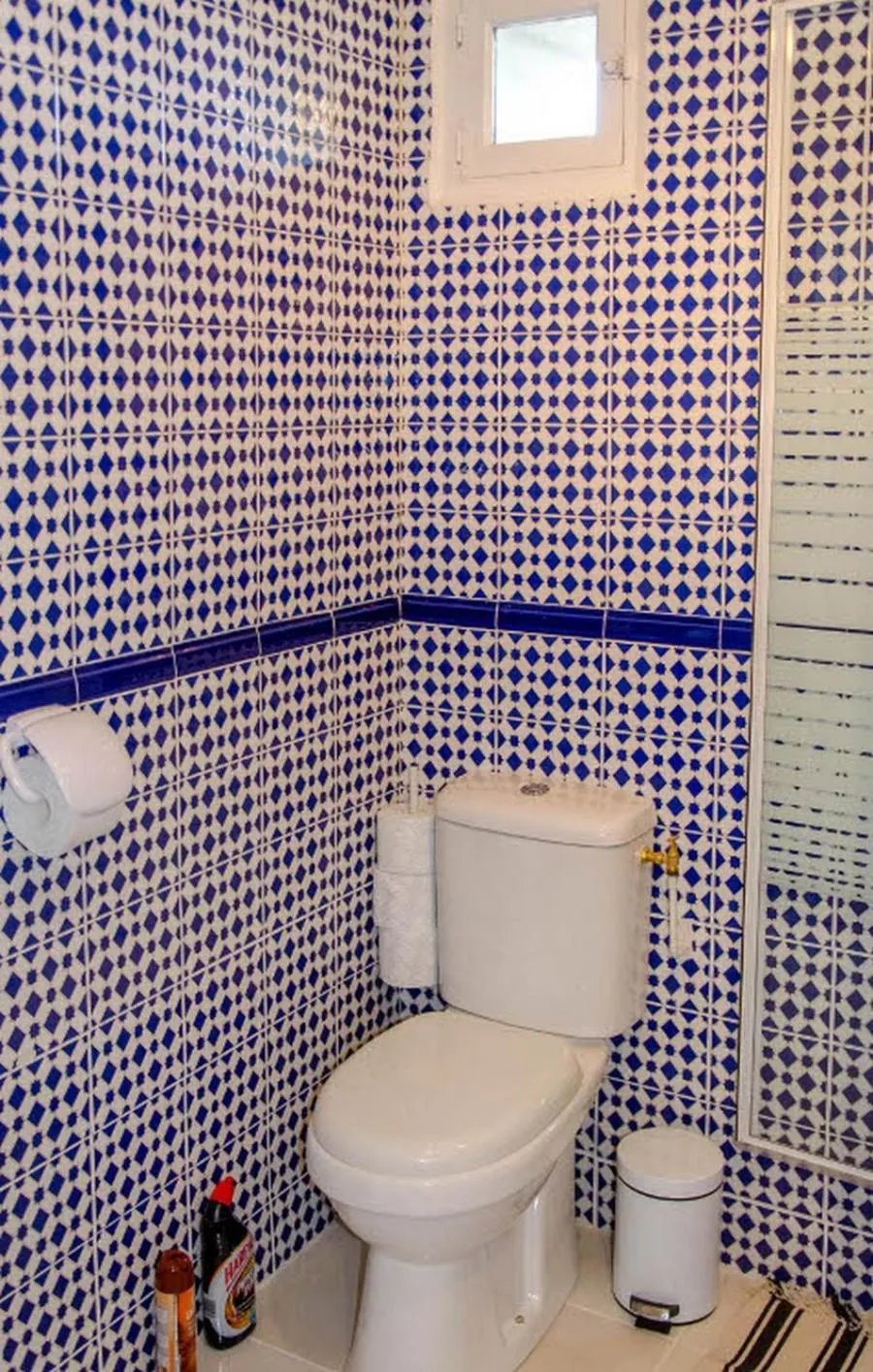 Toilet in Les Tournesols