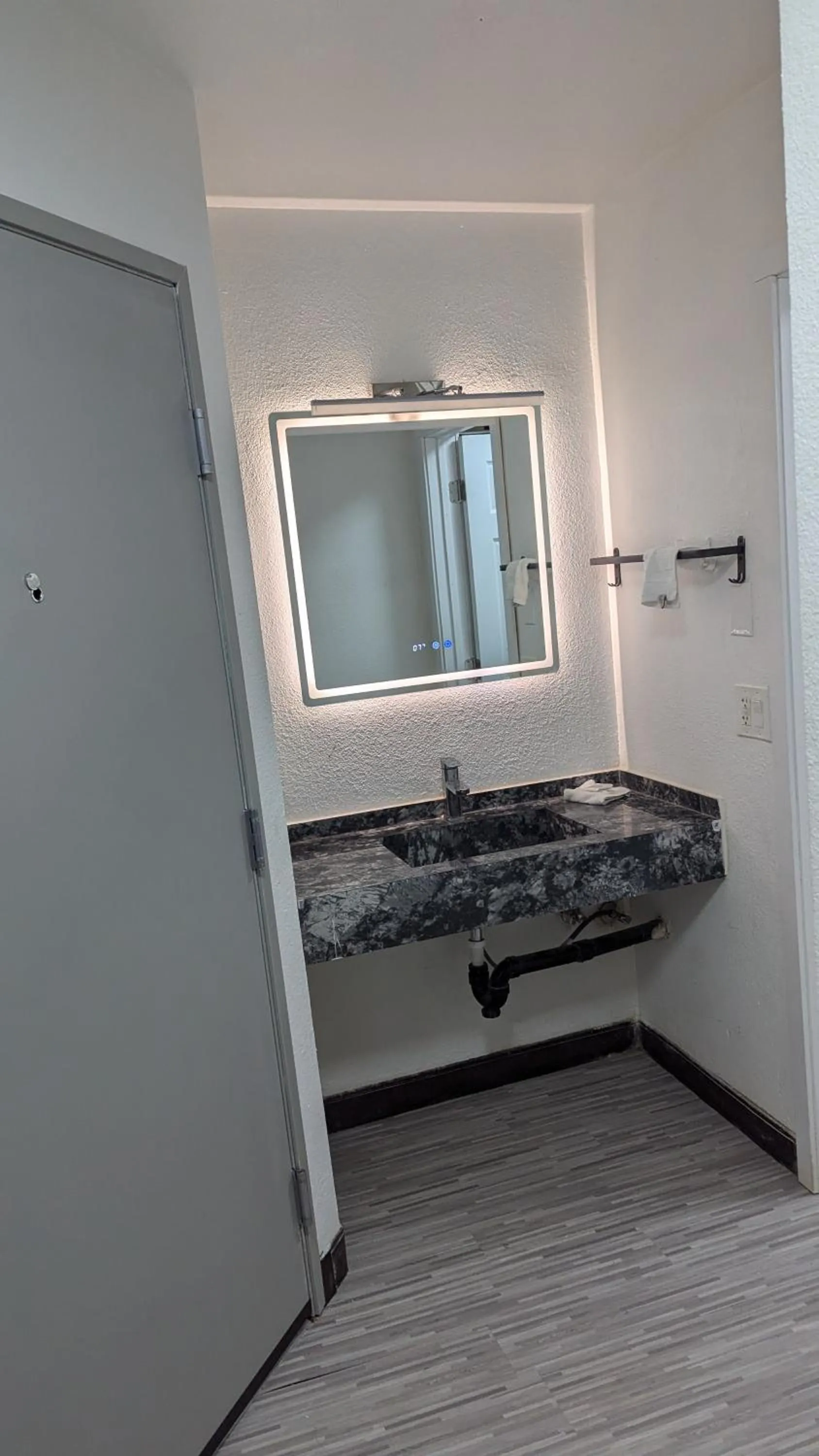 Evergreen Inn & Suites Portland