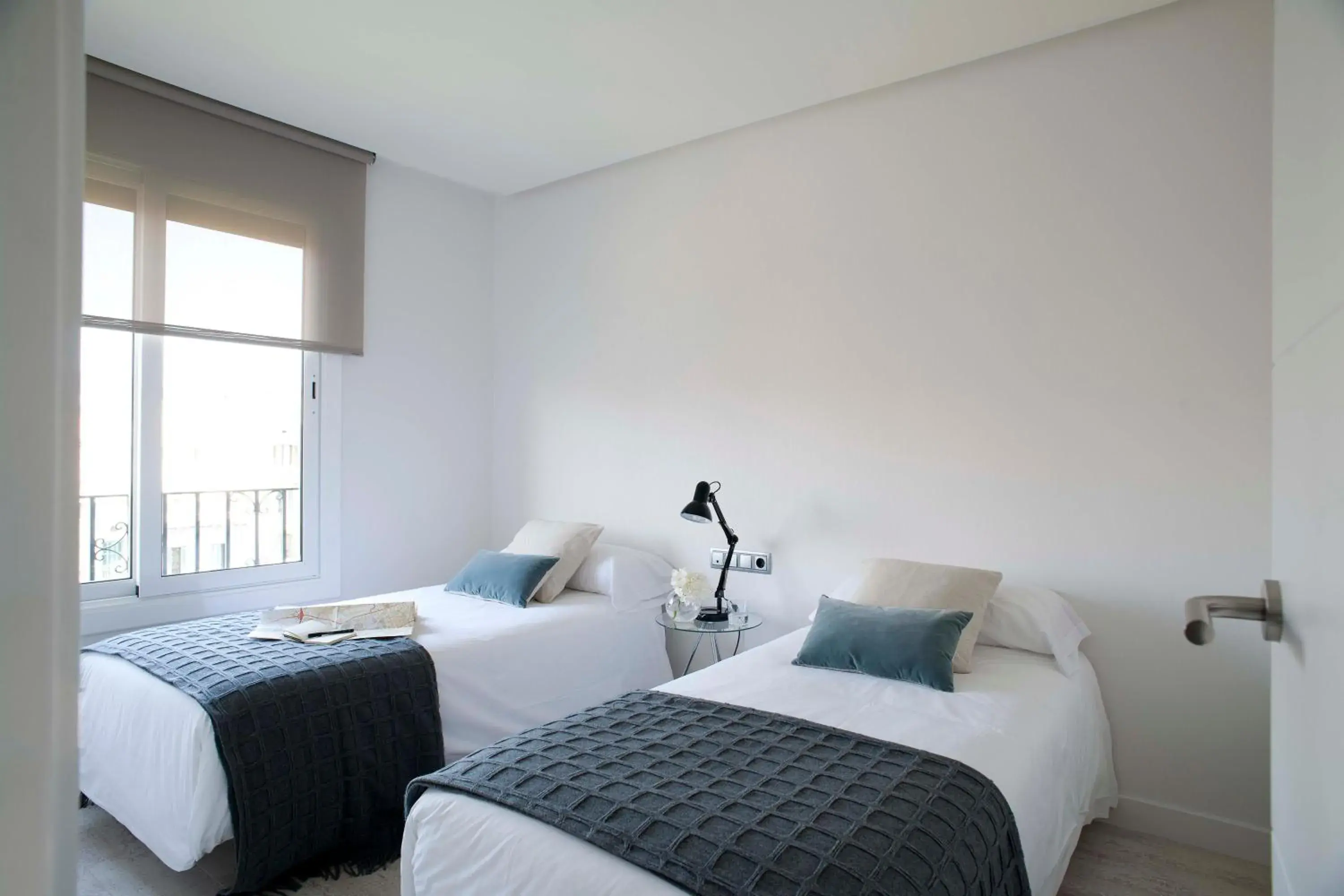Day, Bed in Eric Vökel Boutique Apartments - Madrid Suites